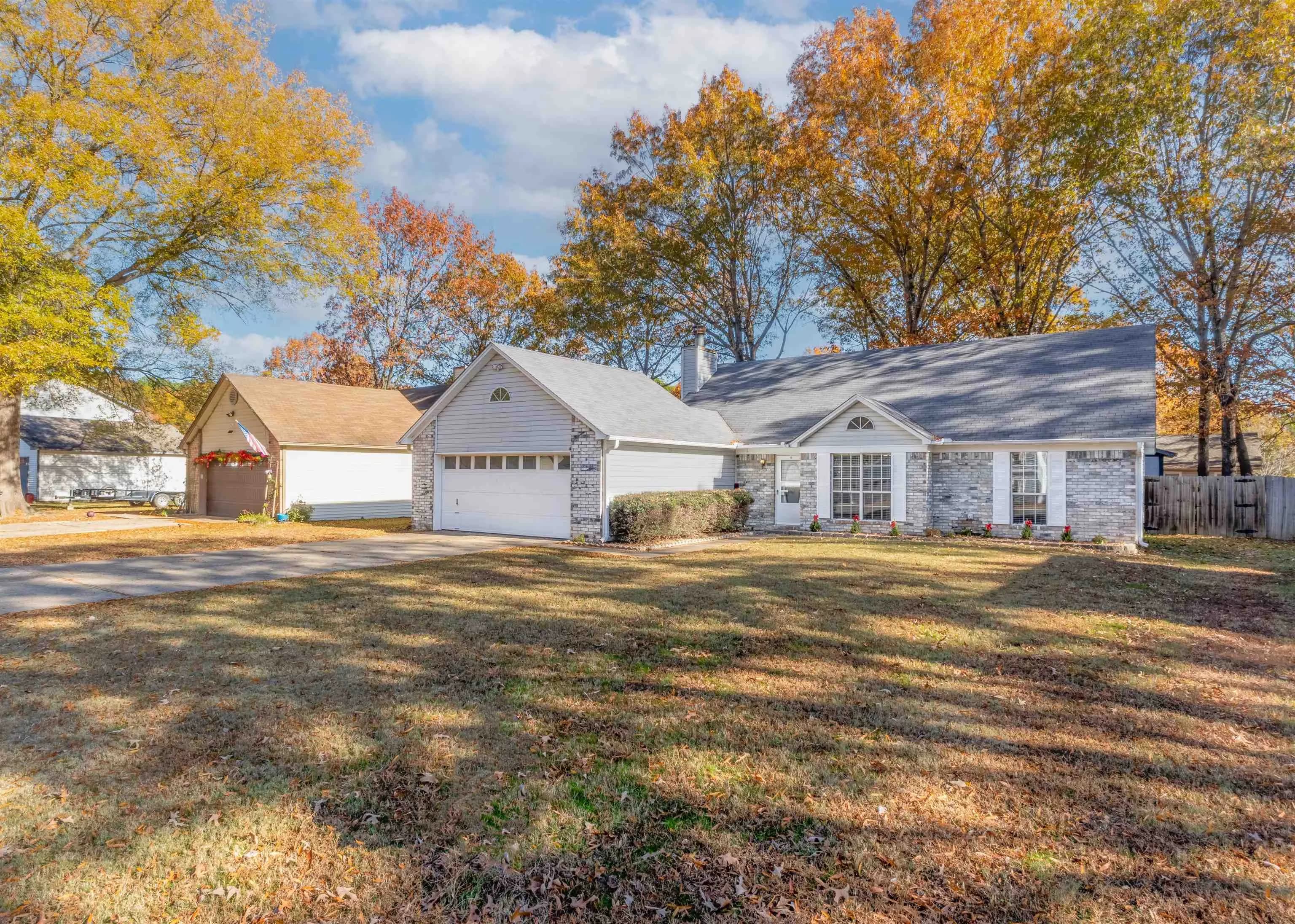 Property at 2208  Amber - Image 2
