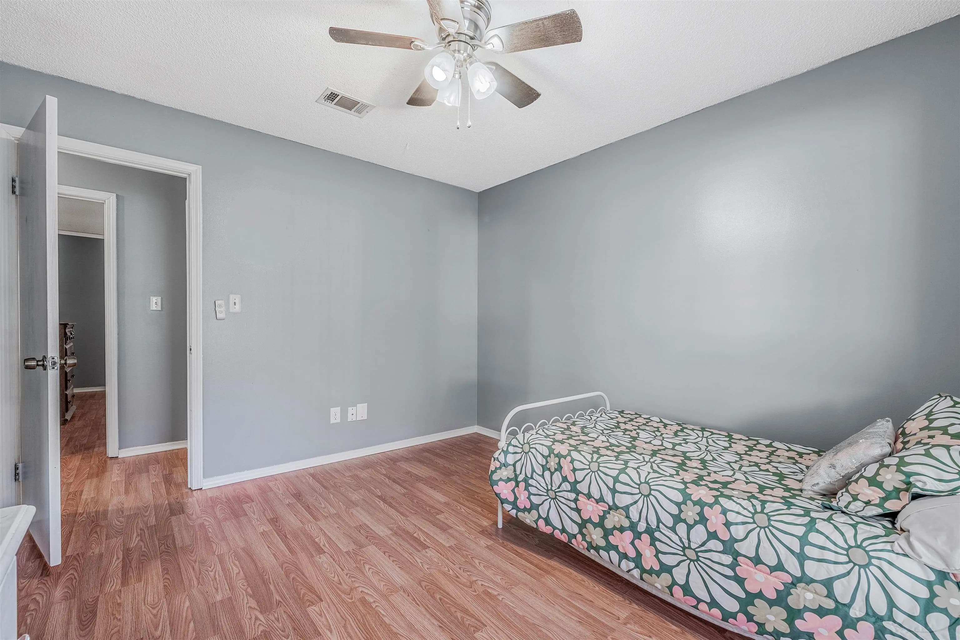 Property at 2208  Amber - Image 24
