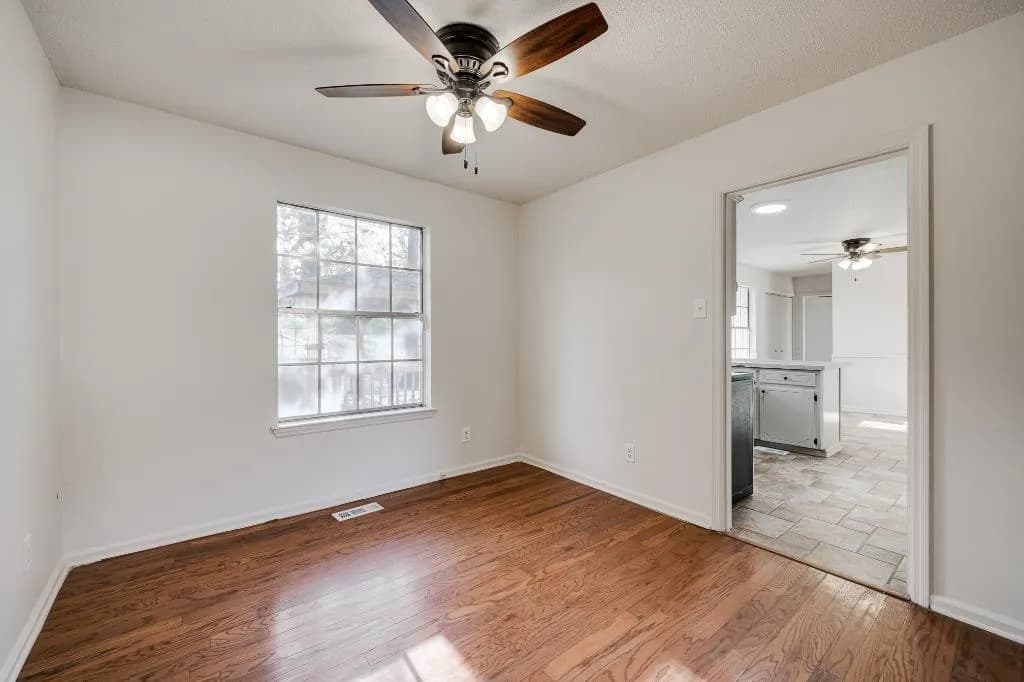 Property at 1620  Saratoga - Image 8
