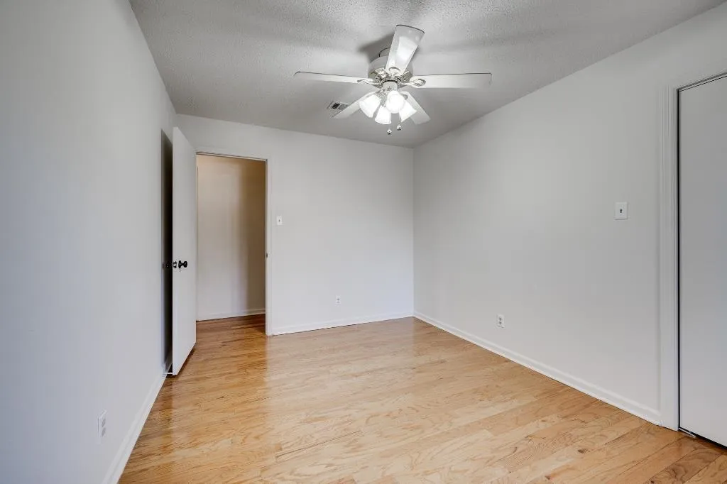 Property at 1620  Saratoga - Image 26