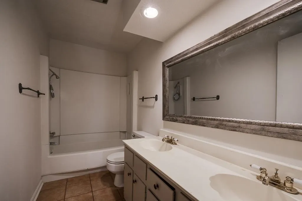 Property at 1620  Saratoga - Image 35