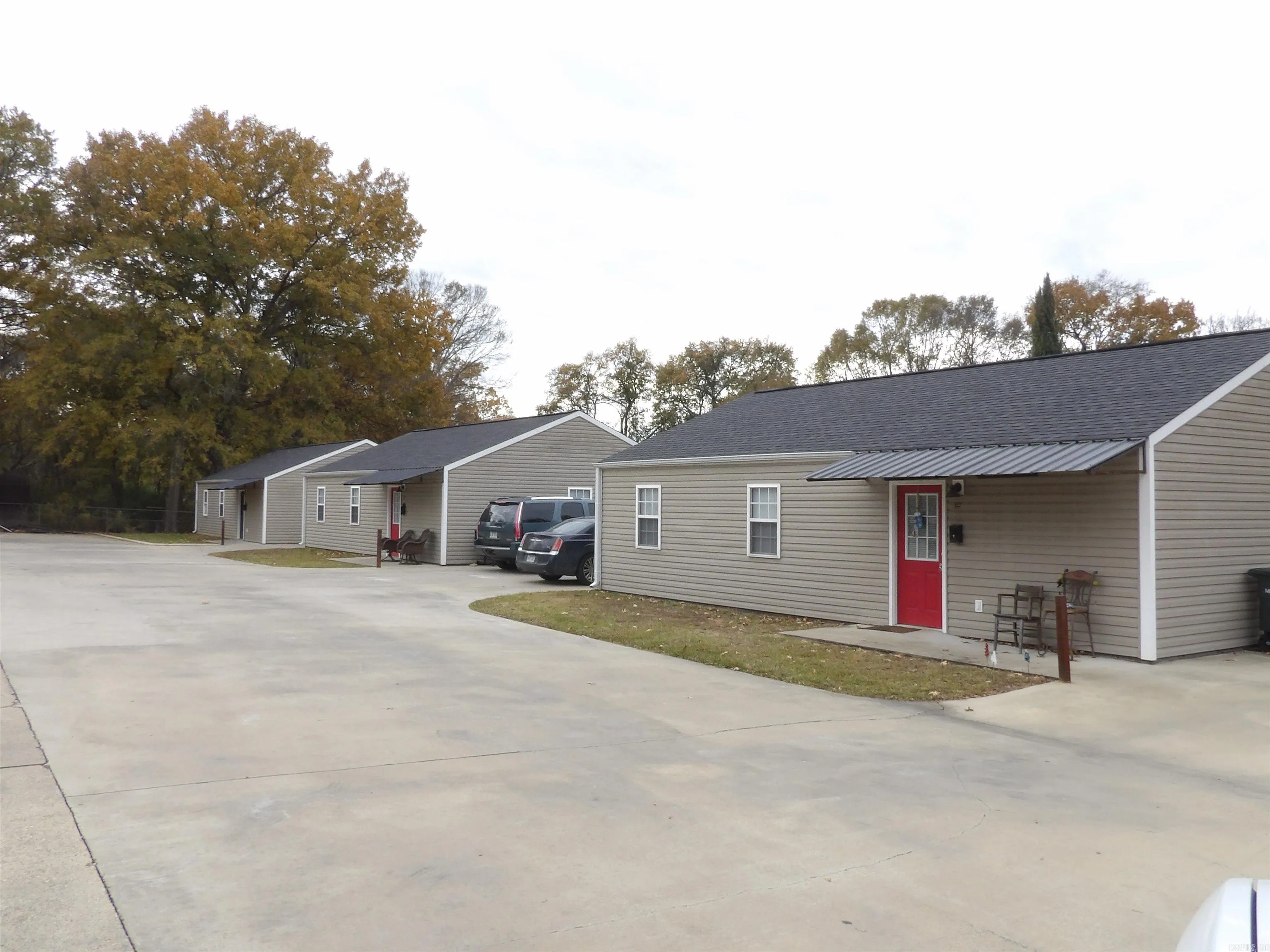 Property at 125 W Jackson - Image 1