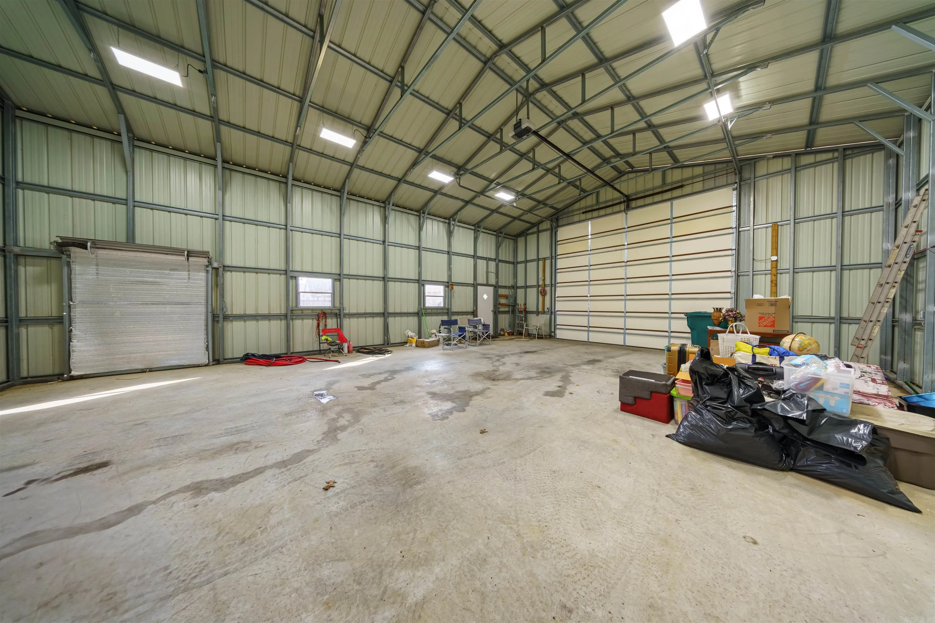 Property at 708  Country club - Image 38
