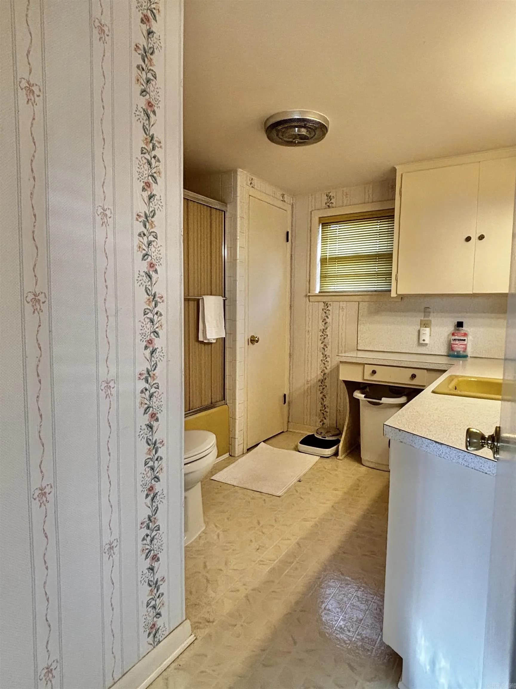 Property at 407 N Oak - Image 21