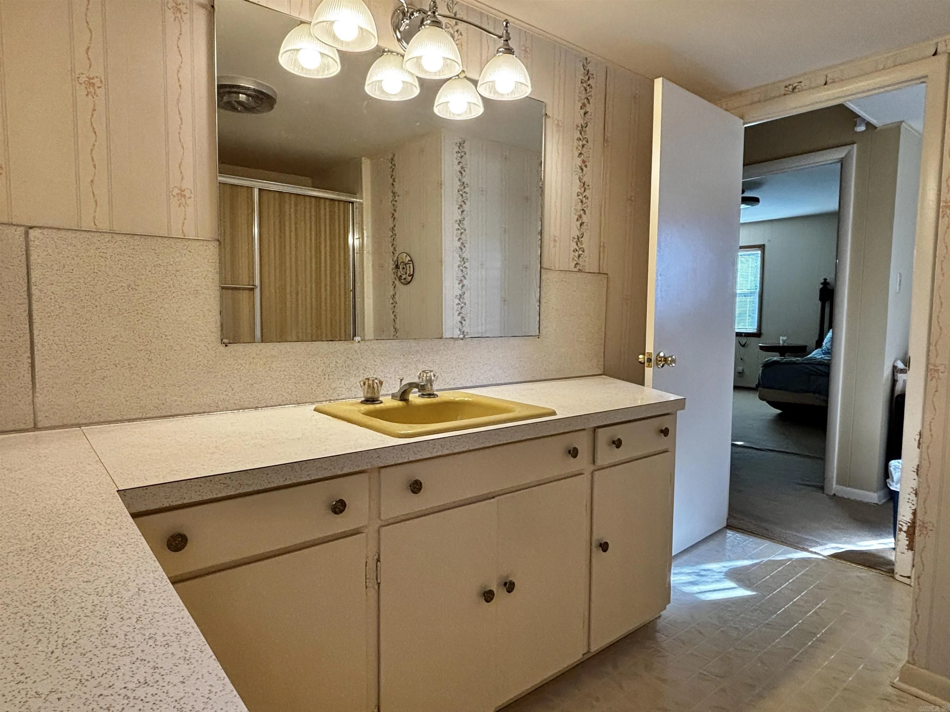 Property at 407 N Oak - Image 23