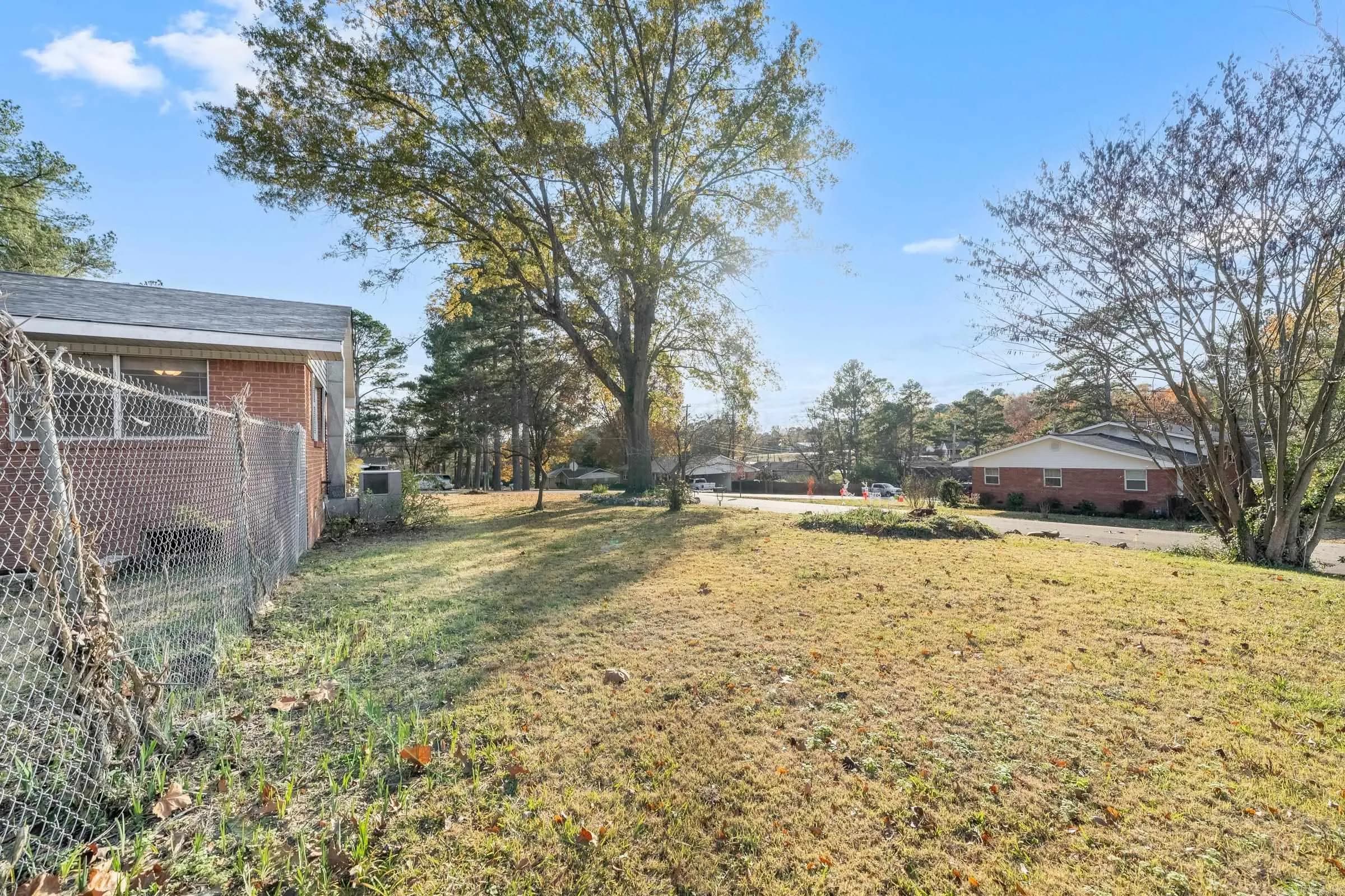 Property at 716 W Maple - Image 32