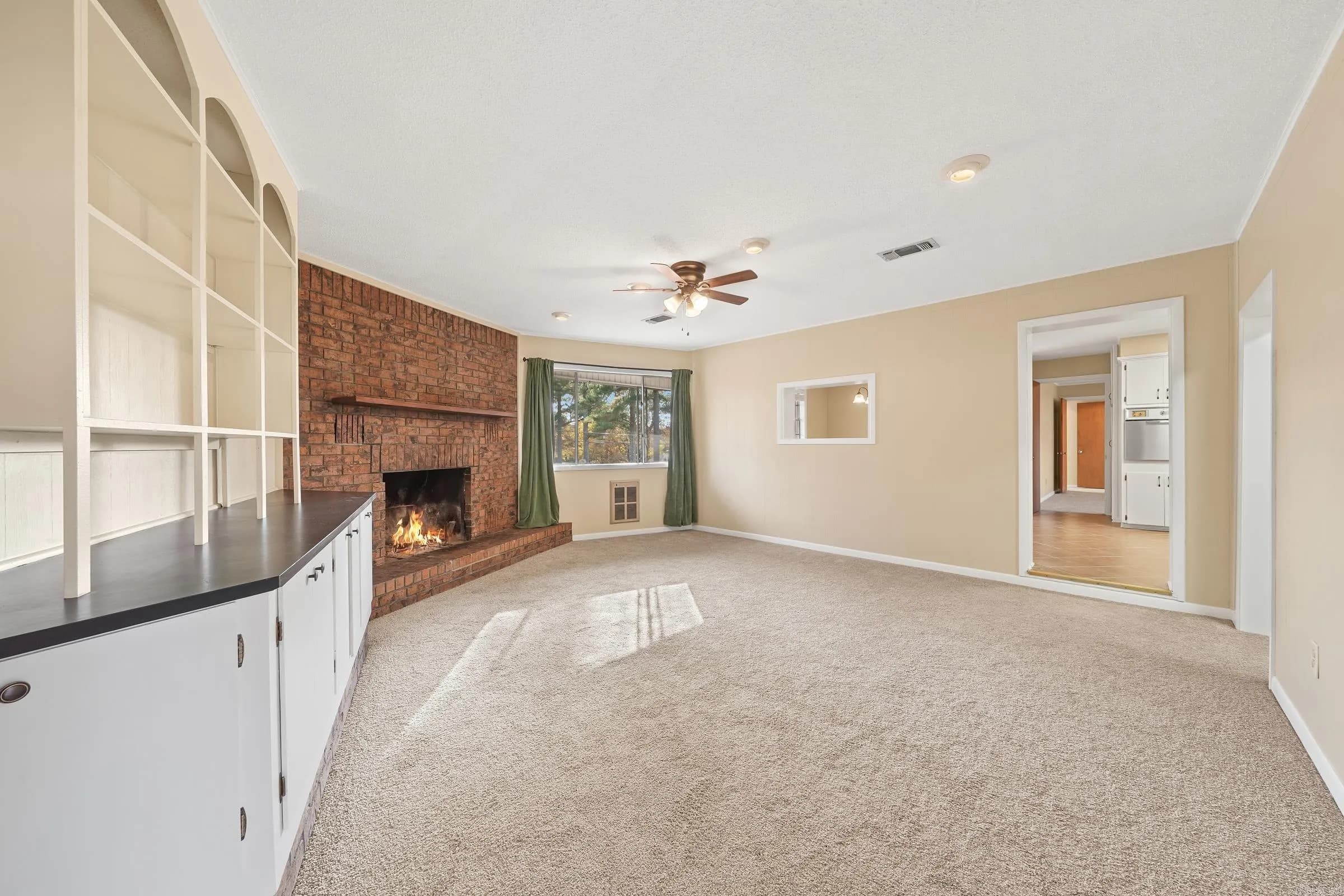 Property at 716 W Maple - Image 2