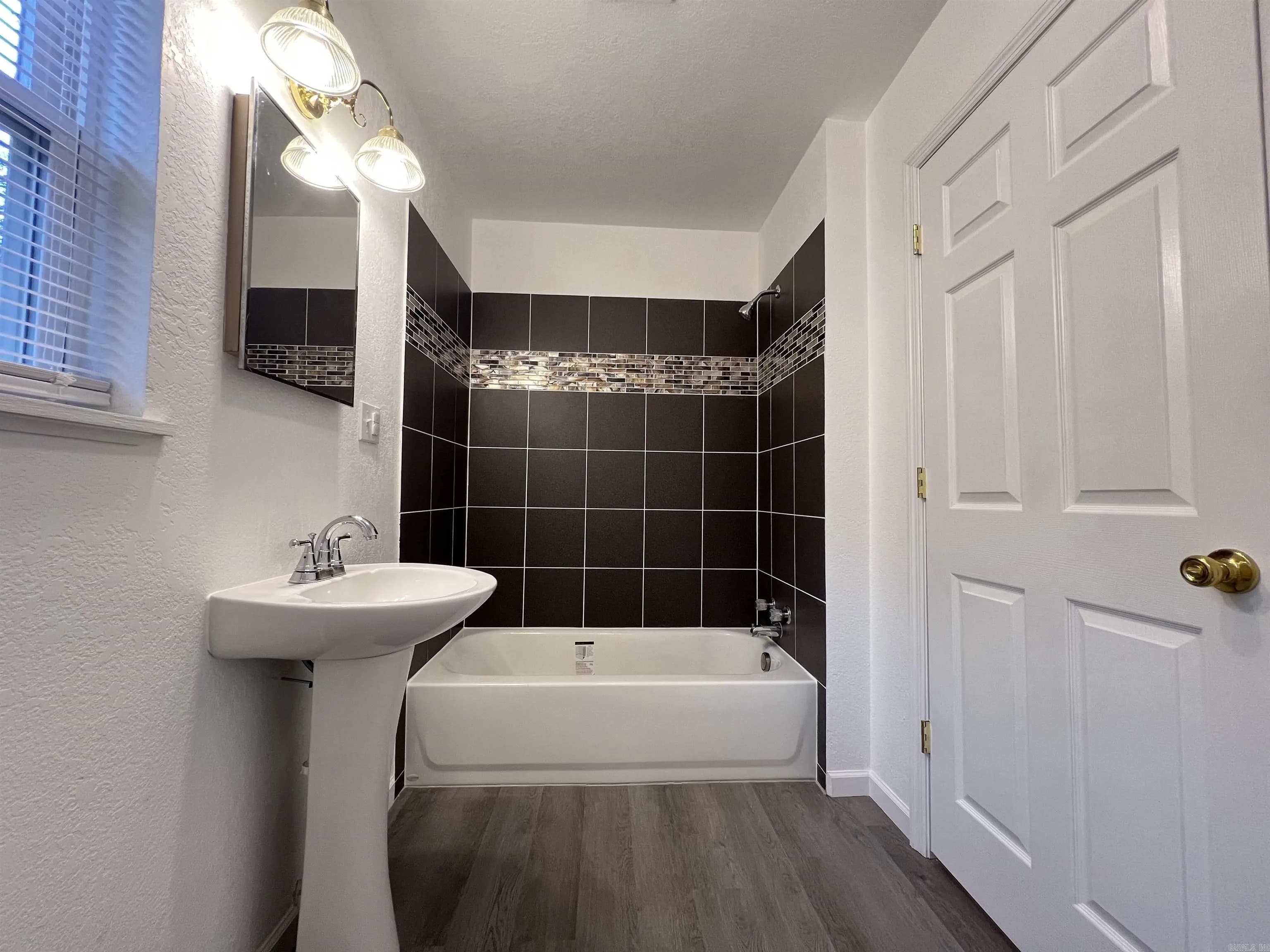 Property at 608 N Sowell - Image 21