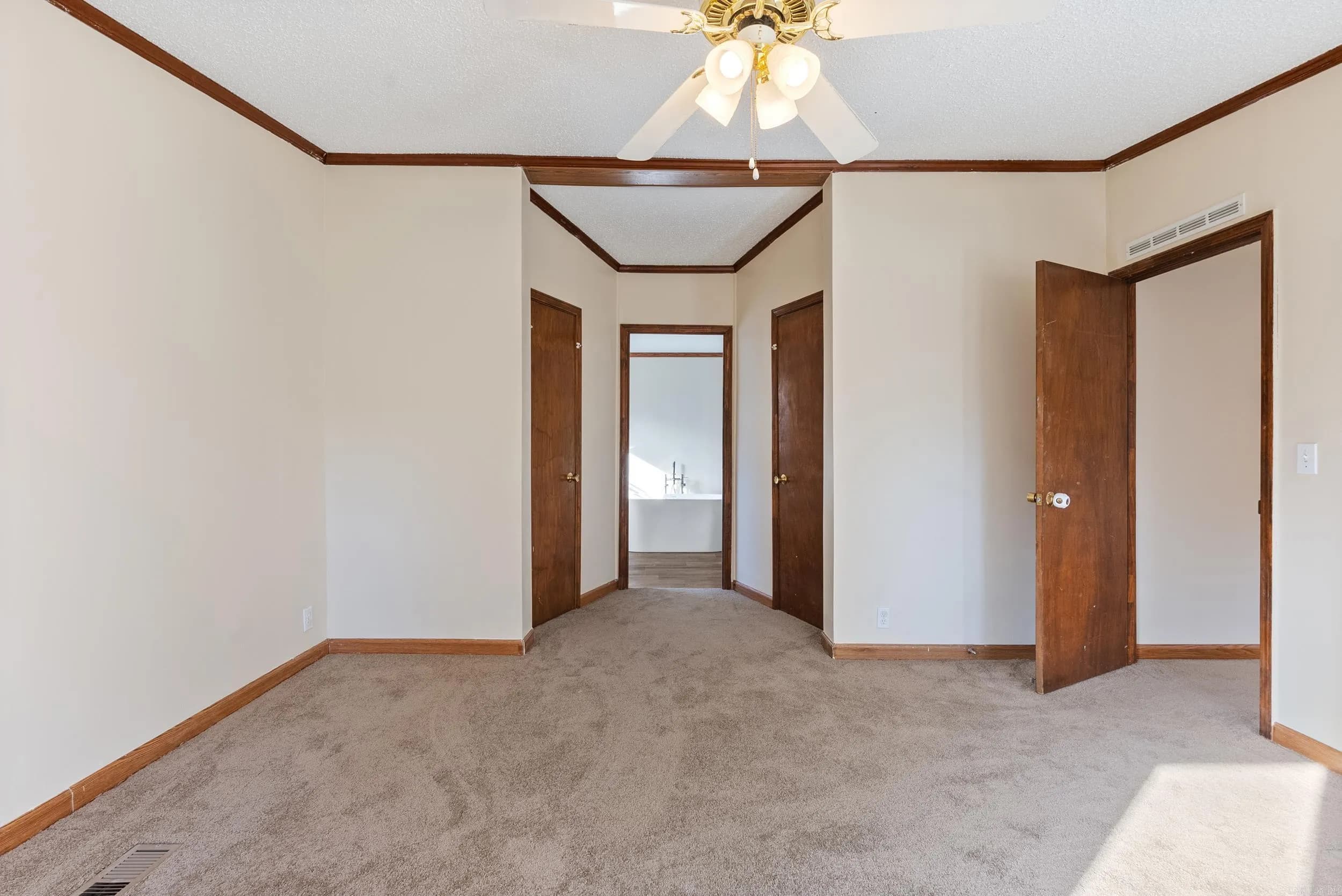 Property at 1624  Pamela - Image 18