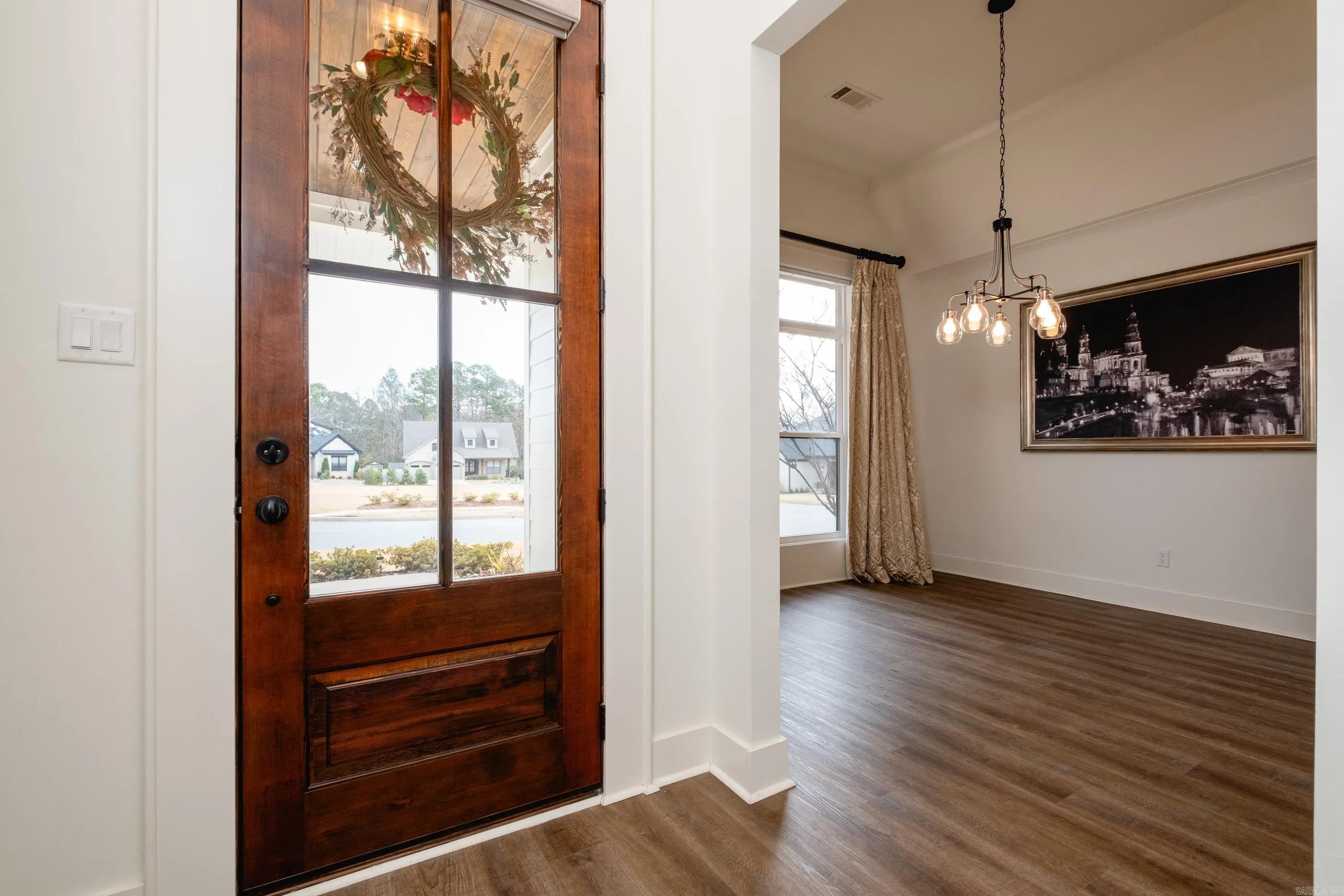 Property at 104  Willow point - Image 5