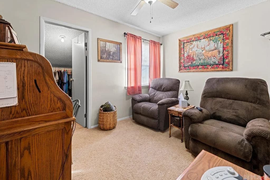 Property at 135  Hillview, 52 - Image 19