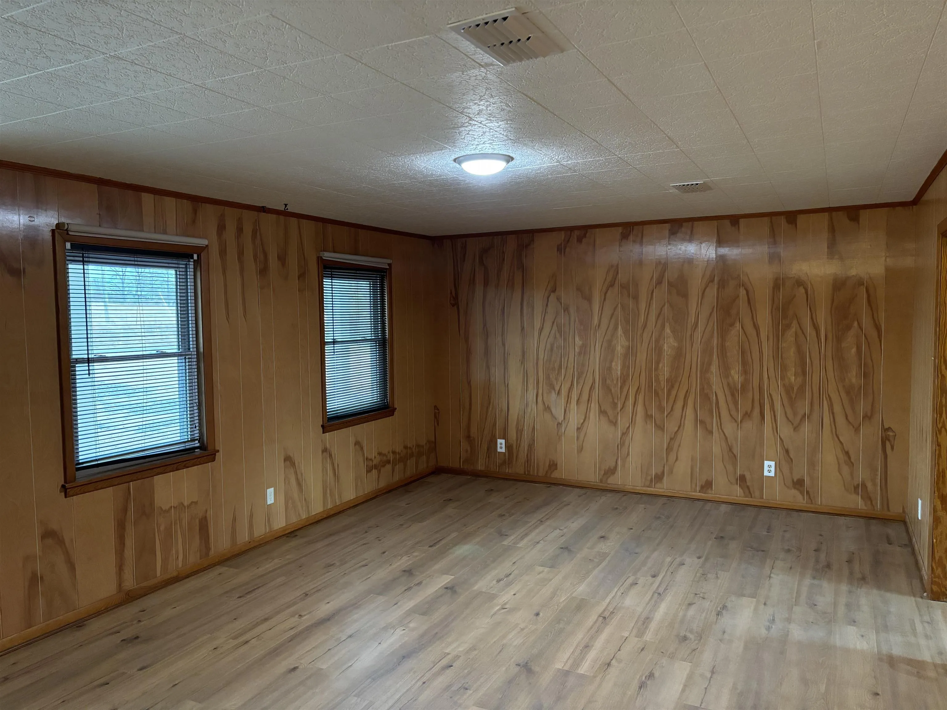 Property at 69  Leonard loop - Image 45
