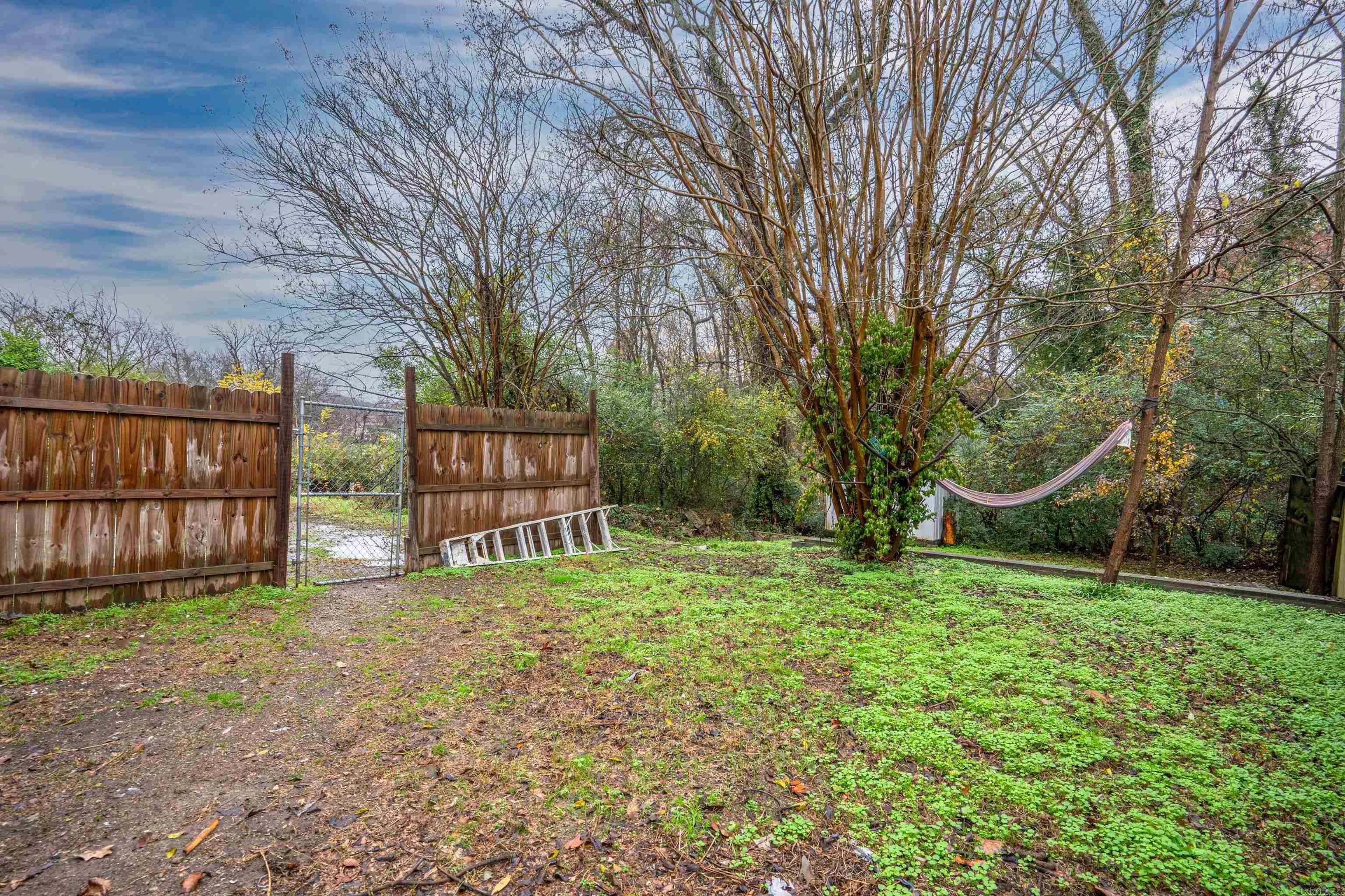 Property at 209  Charteroak - Image 29