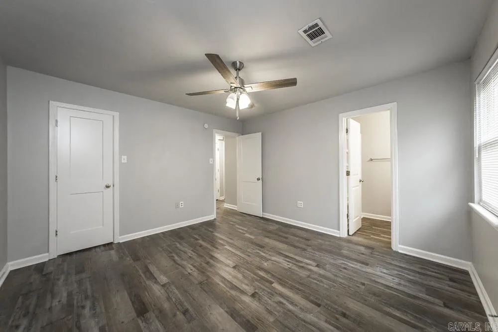 Property at 16  Frances - Image 13