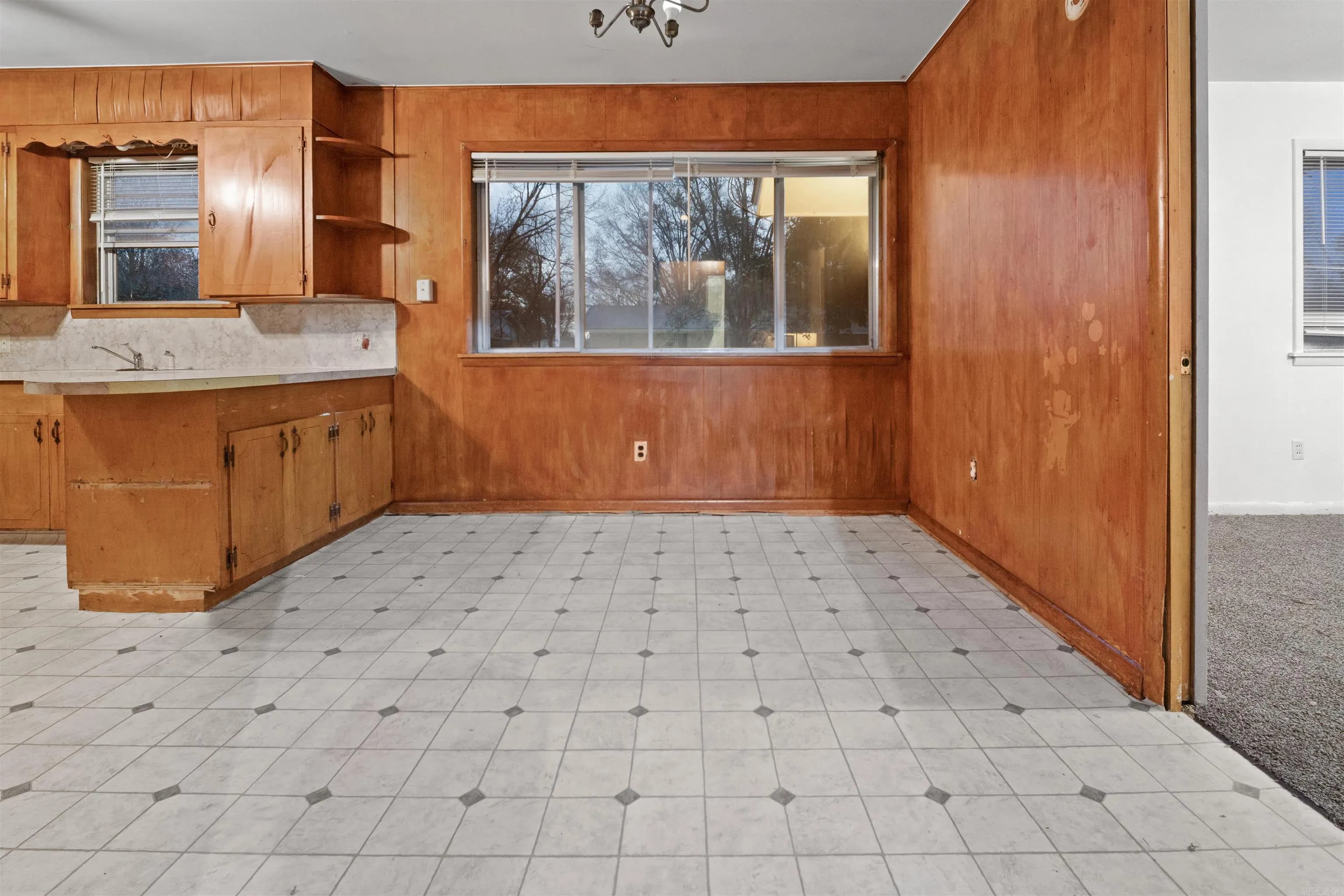 Property at 413  Angus st - Image 8