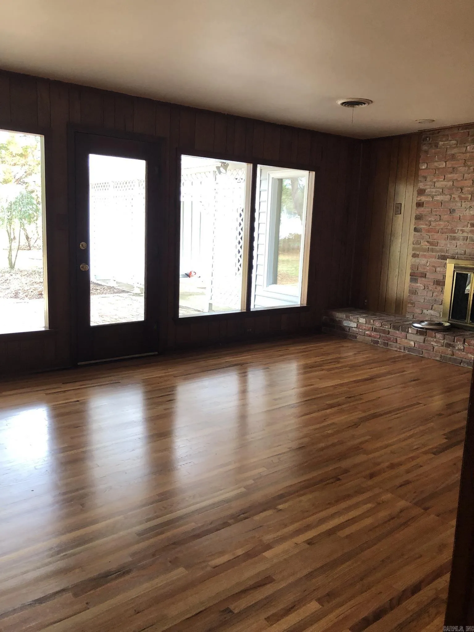 Property at 307 N Prairie - Image 10