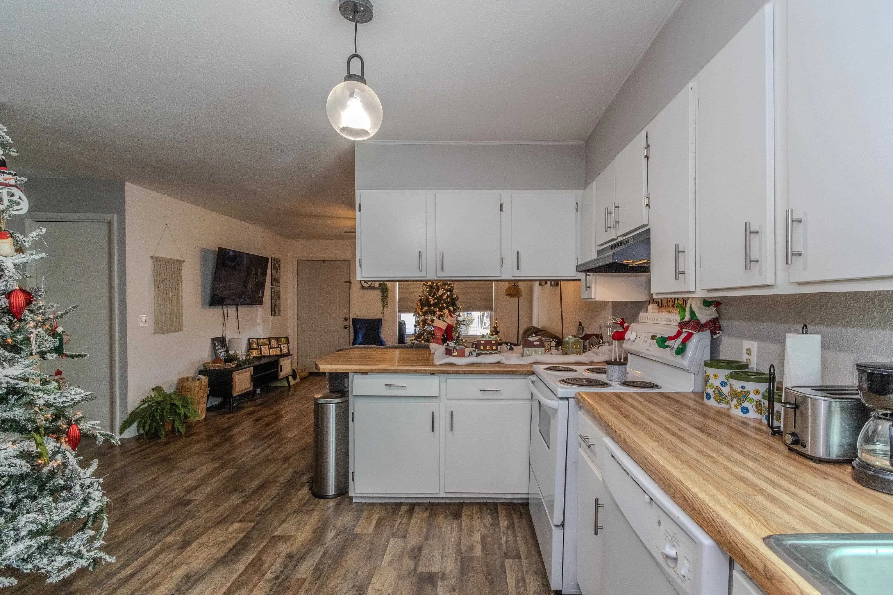 Property at 1406 S 9th - Image 6