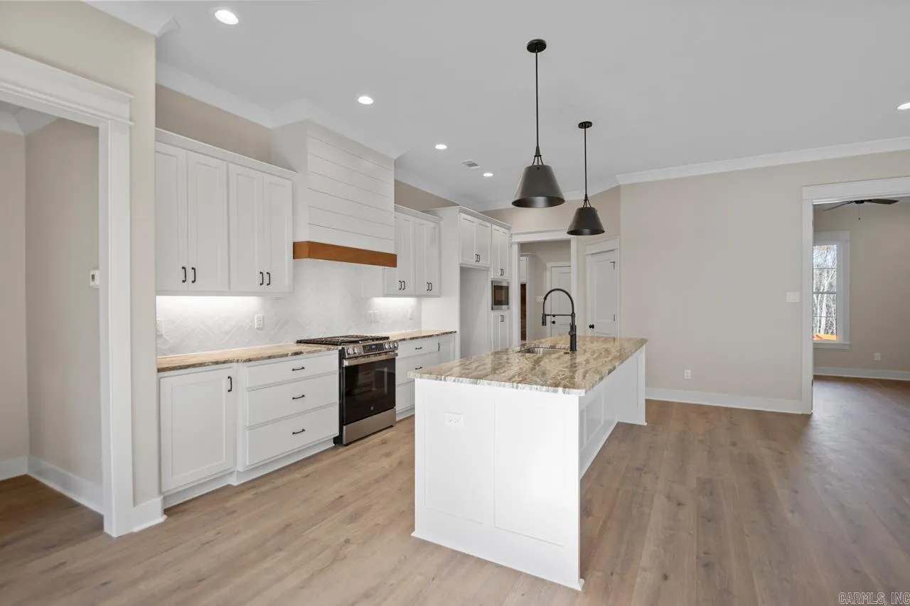 Property at 9297  Wooddale - Image 12