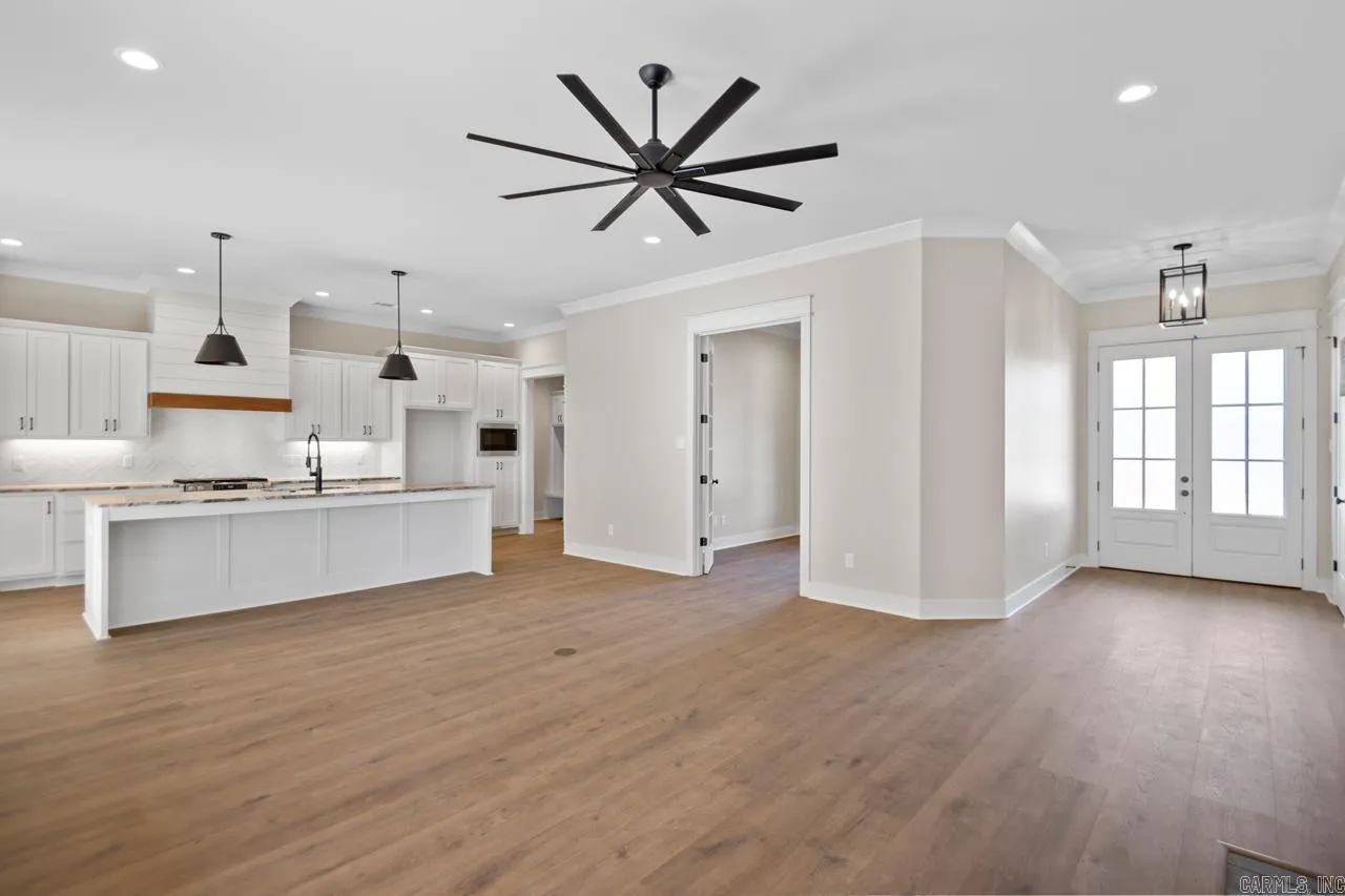 Property at 9297  Wooddale - Image 9