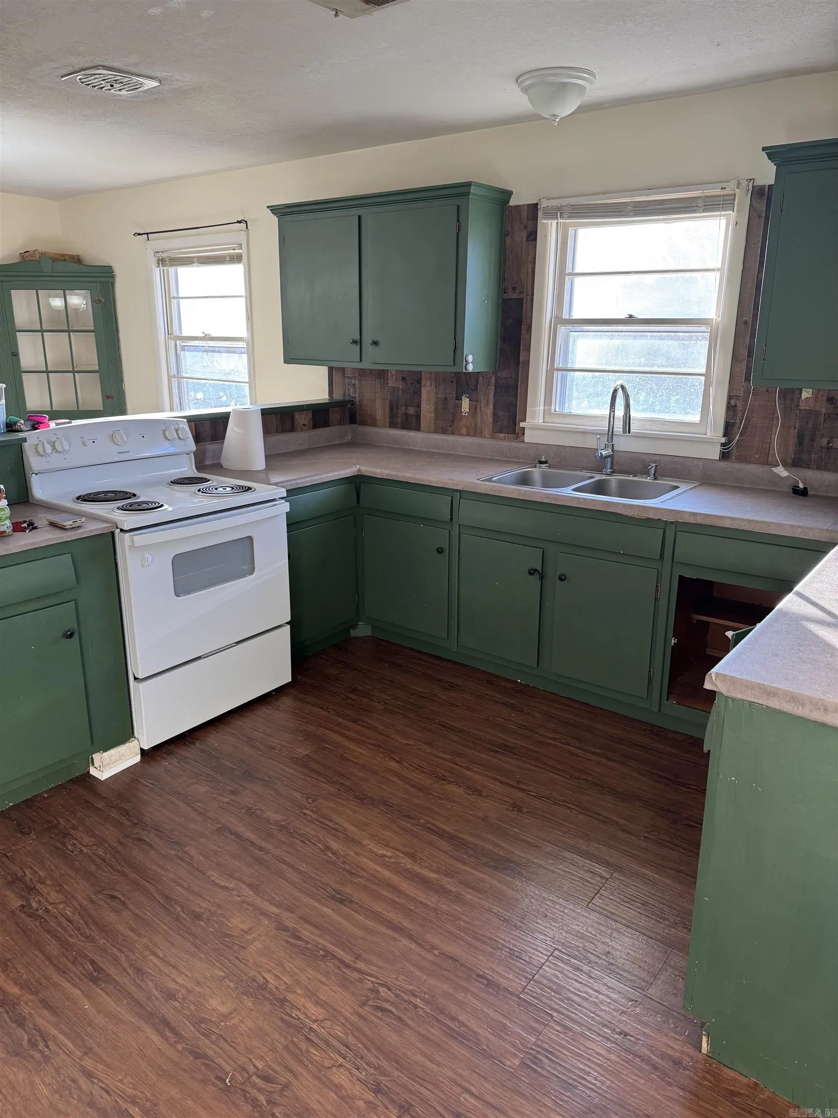 Property at 817  Ellis - Image 18