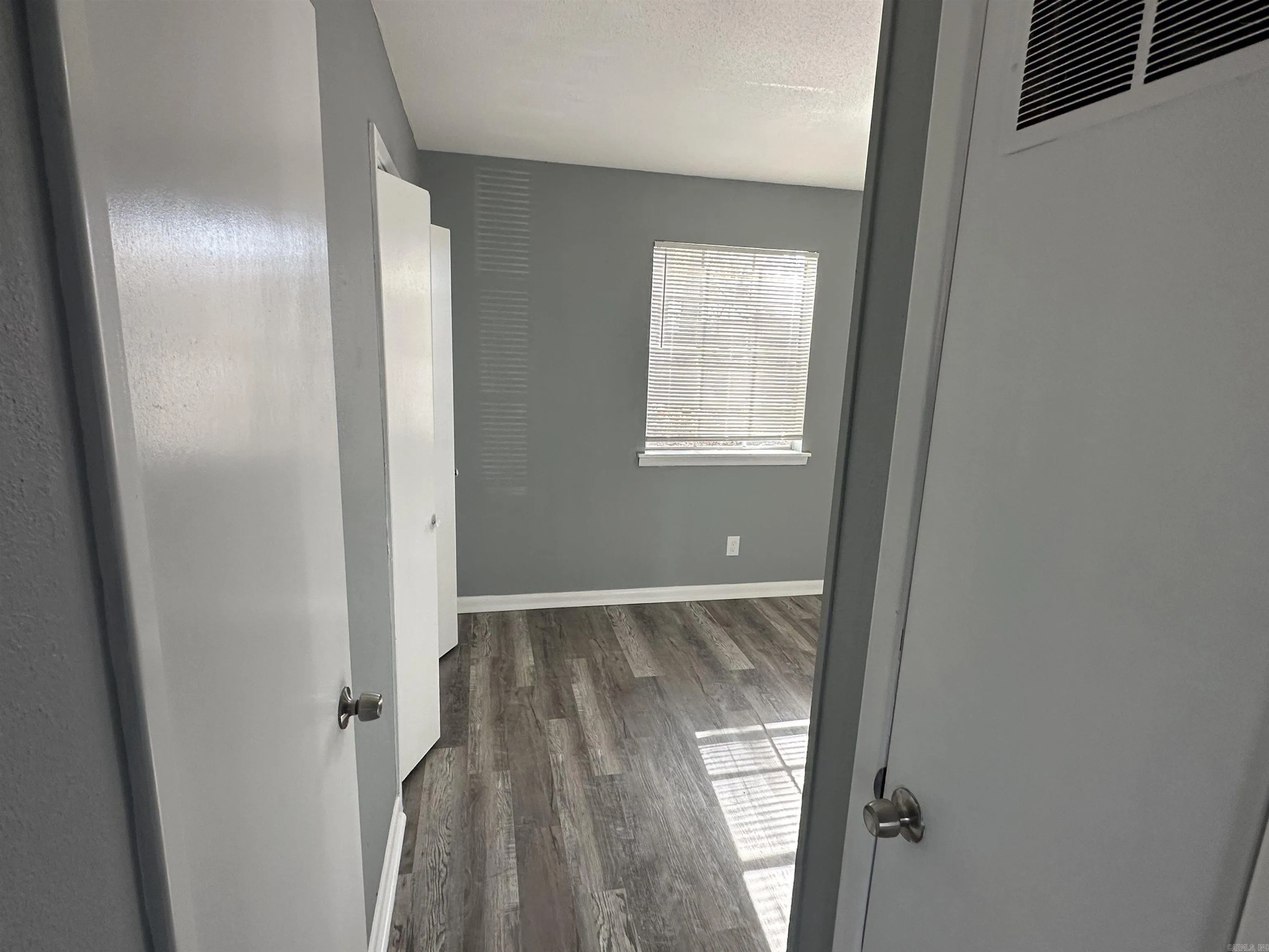 Property at 6100 A N Woodview - Image 9