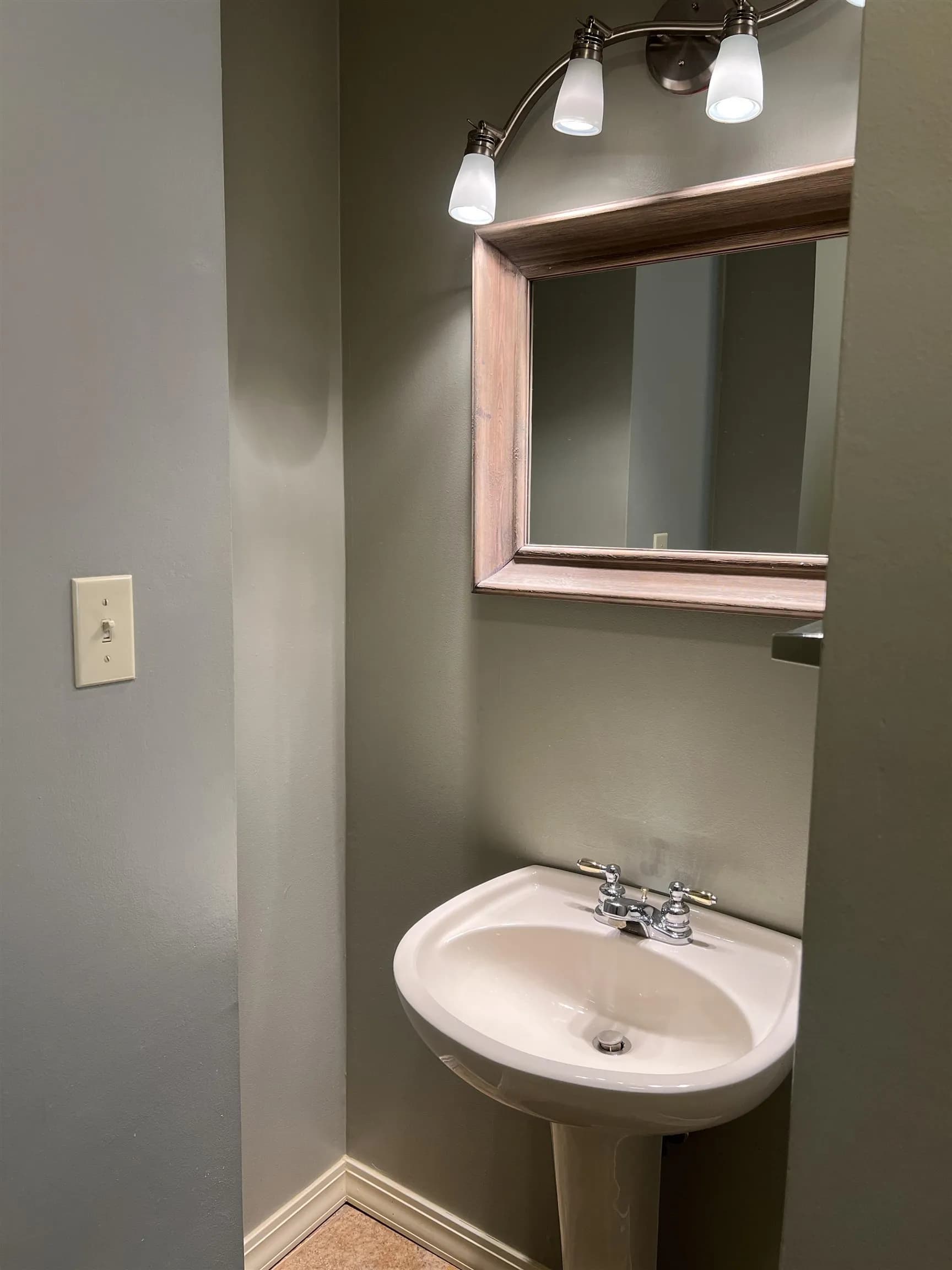 Property at 102  Peace valley - Image 13