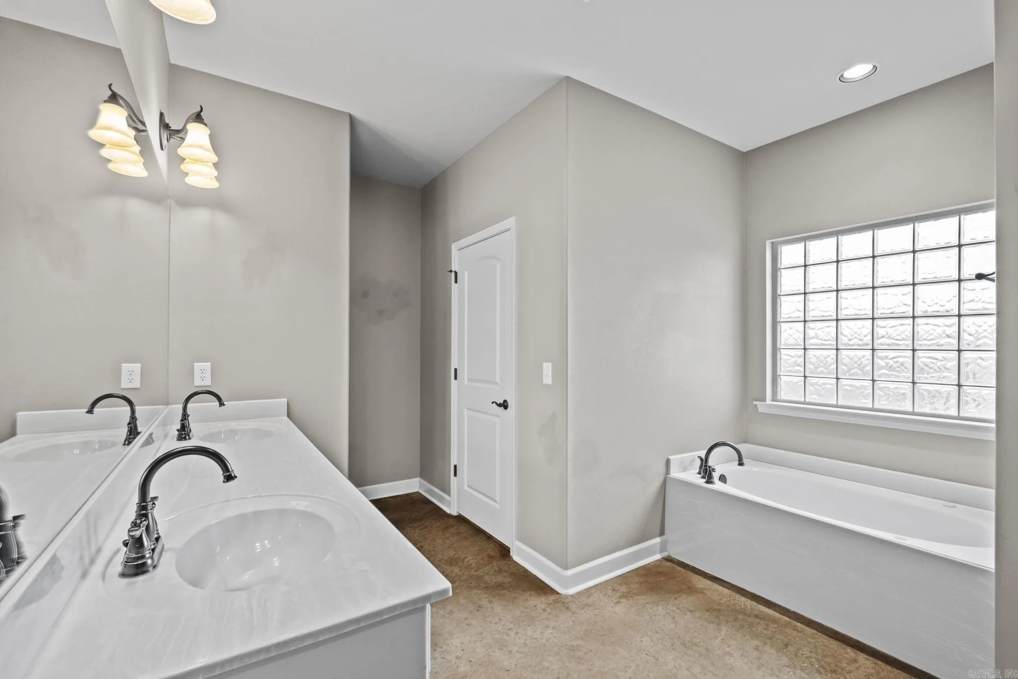 Property at 922  Greystone - Image 13
