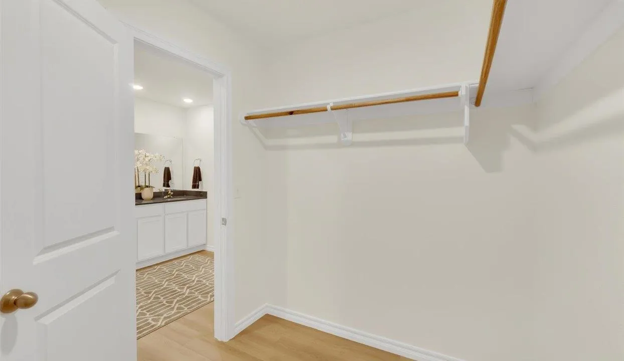 Property at 3709  Wise - Image 18