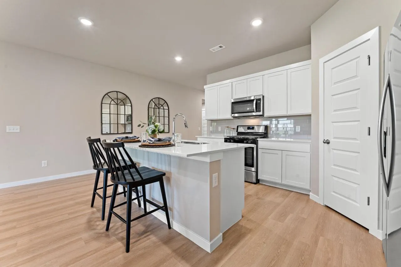 Property at 253  Alyece - Image 10