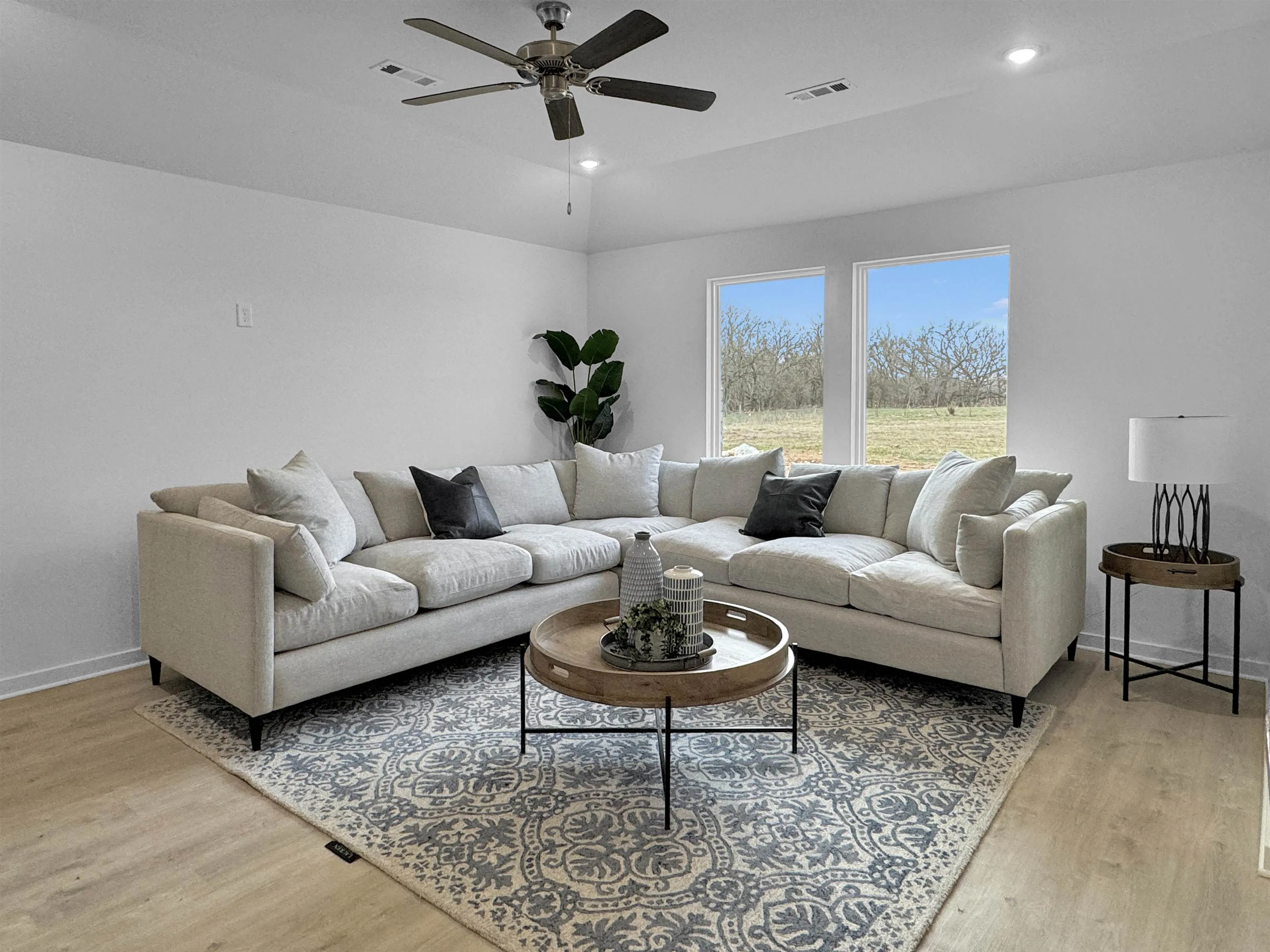 Property at 1 E Sunbelt - Image 9