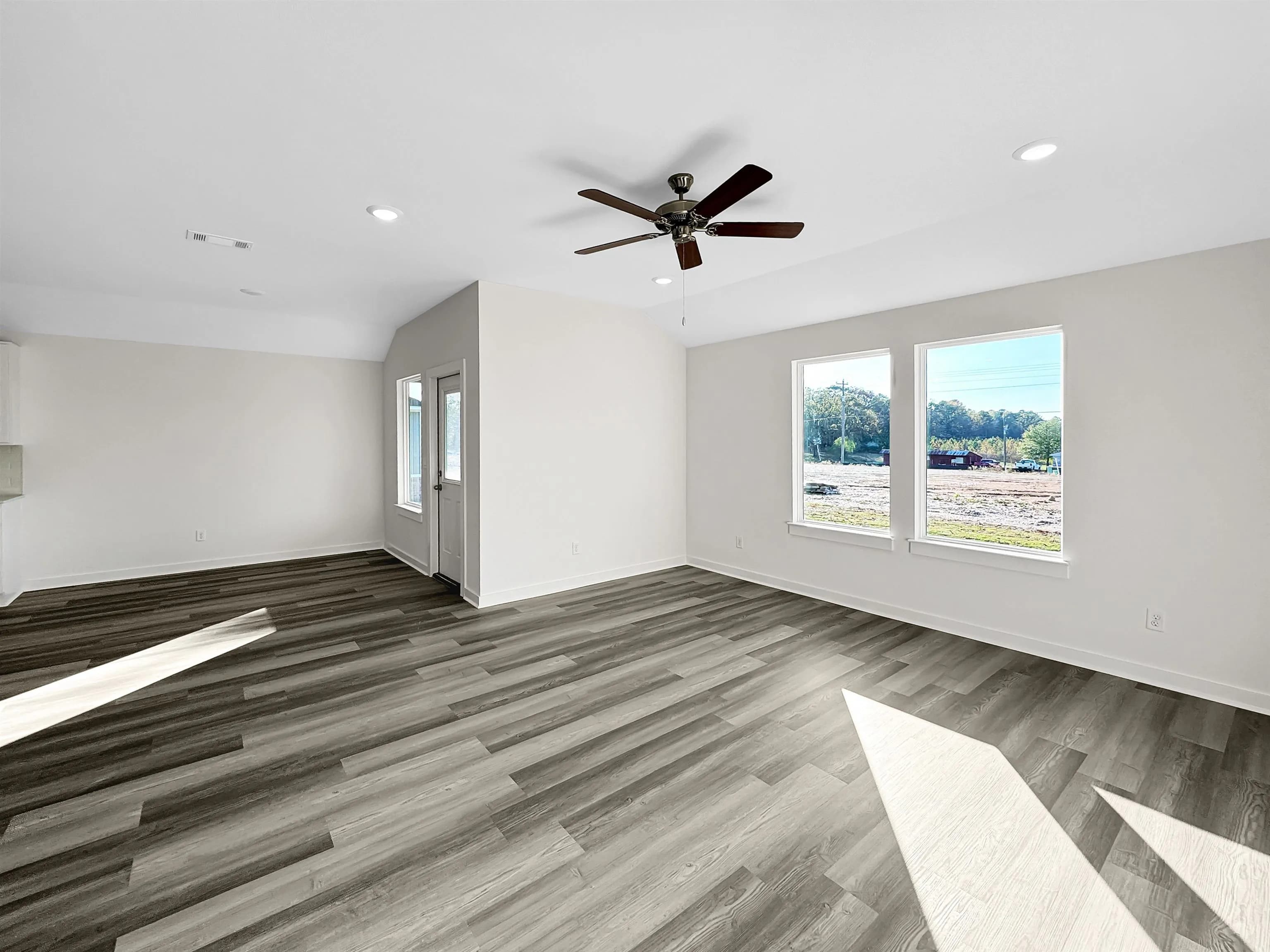 Property at 2 E Sunbelt - Image 11