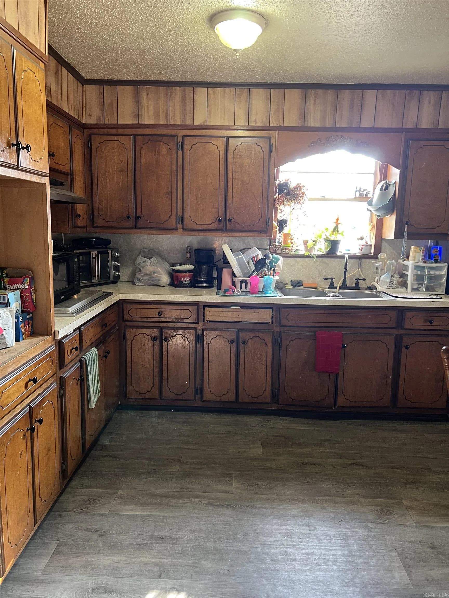 Property at 952  Addison - Image 5