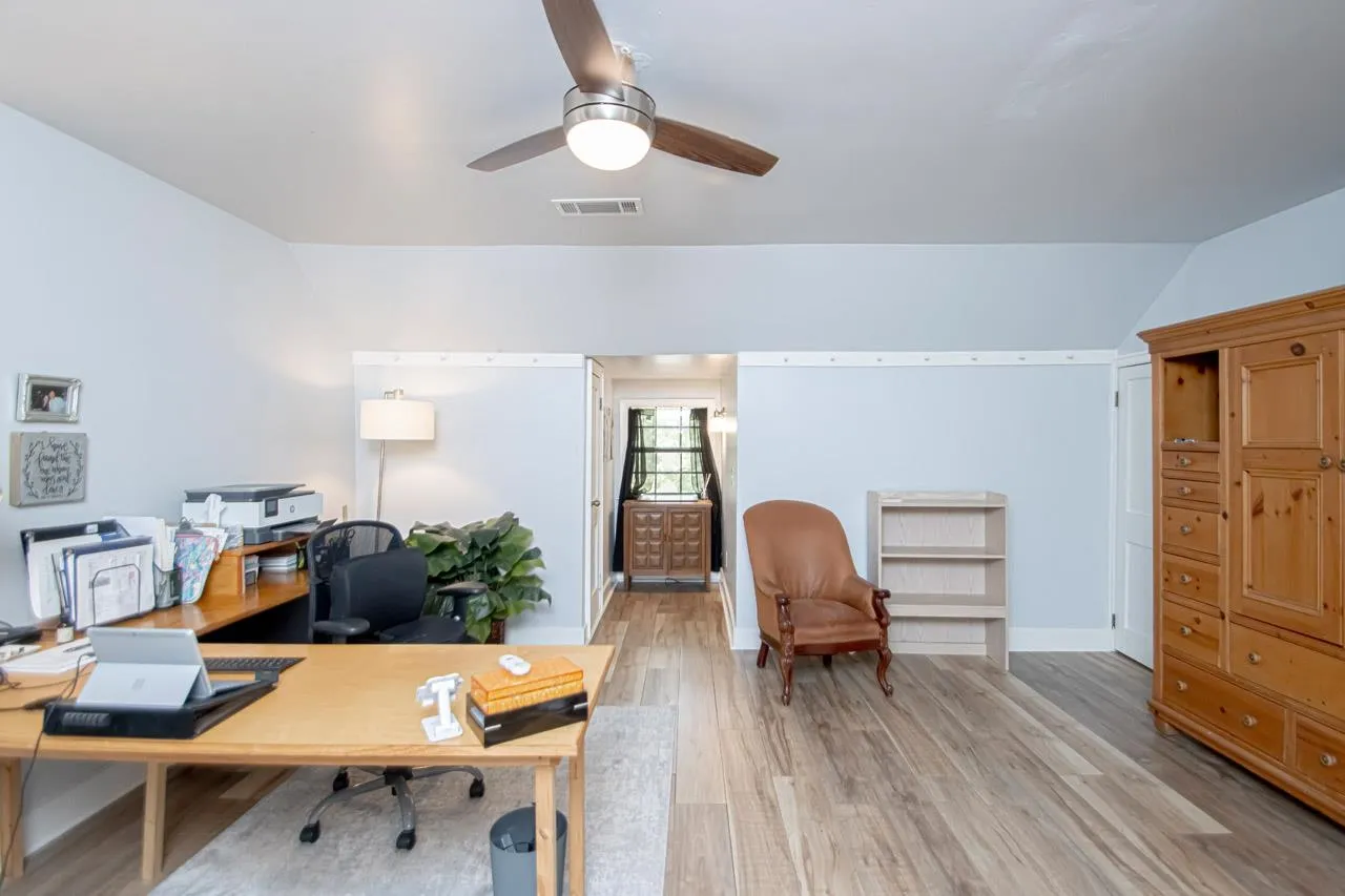 Property at 515  Oakmont - Image 33
