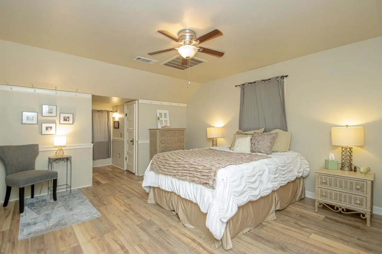 Property at 515  Oakmont - Image 22