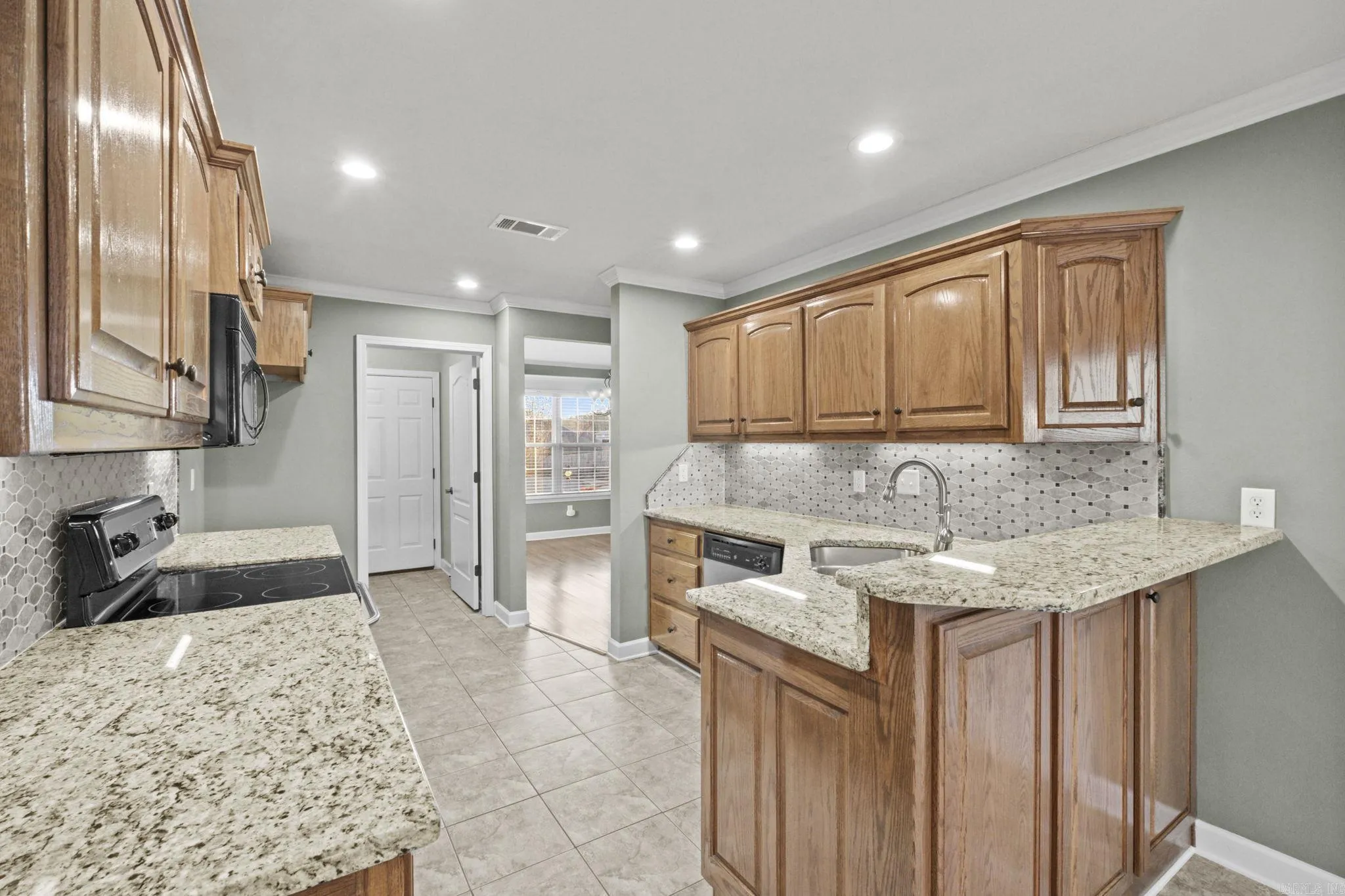 Property at 1850  White oak - Image 10