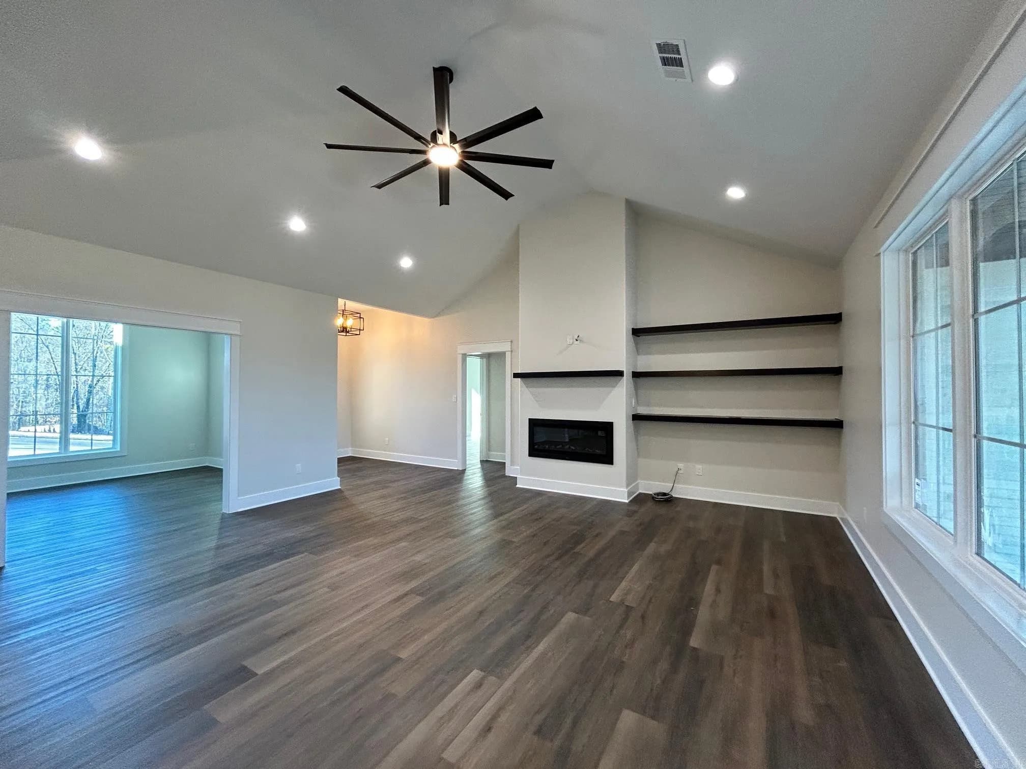 Property at 195  Trabecca - Image 12