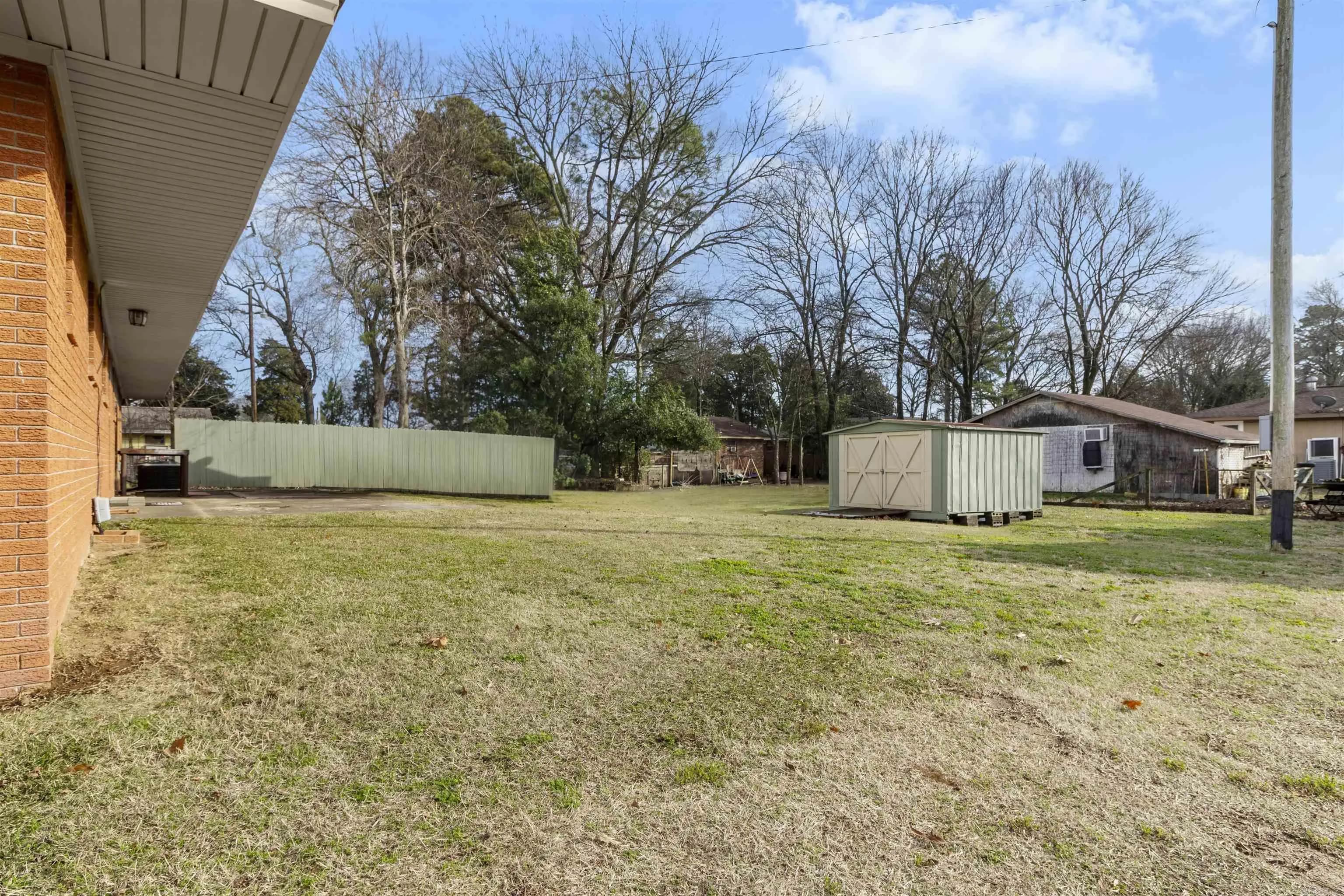 Property at 412  Elm - Image 40