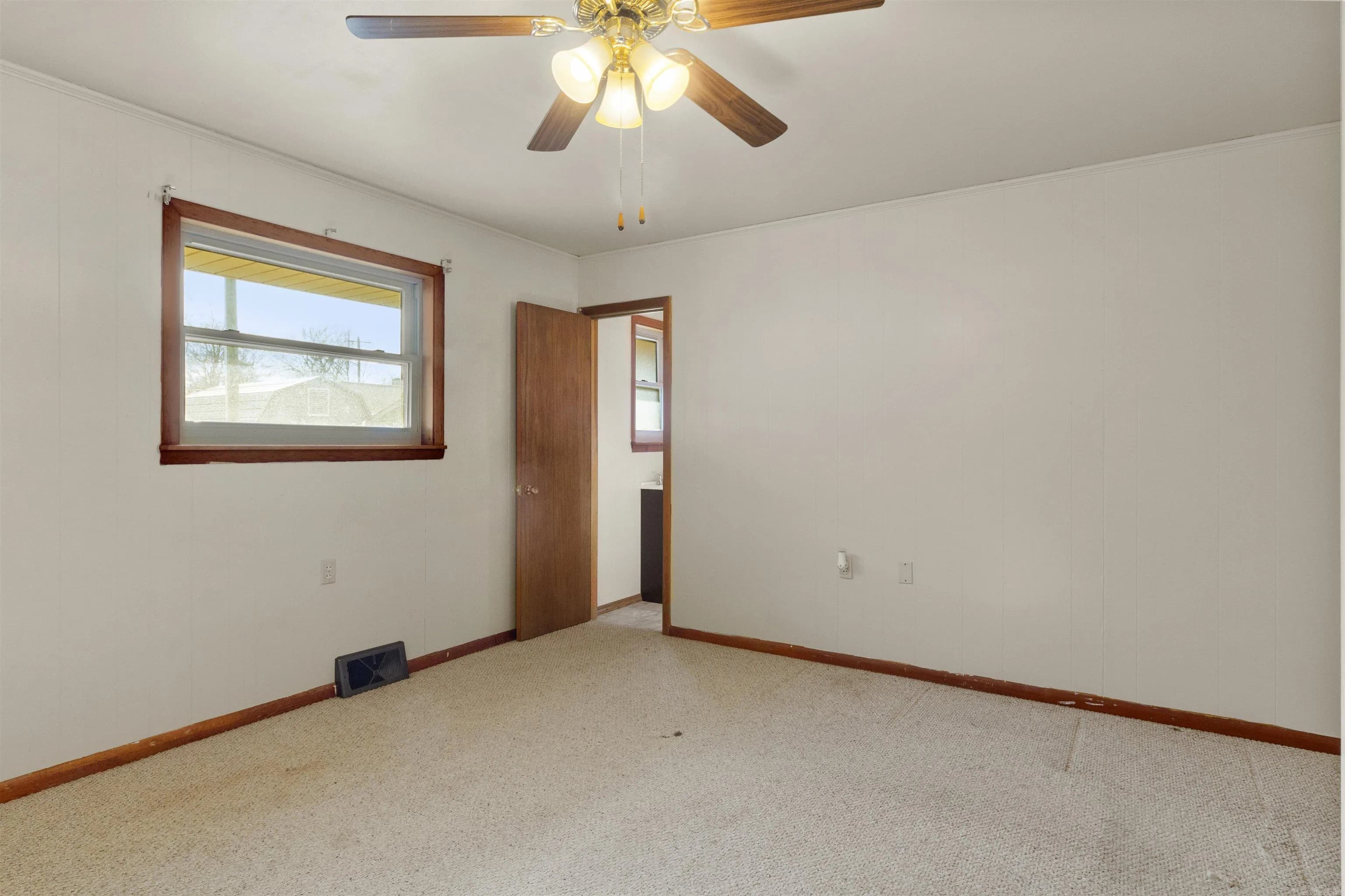 Property at 412  Elm - Image 13