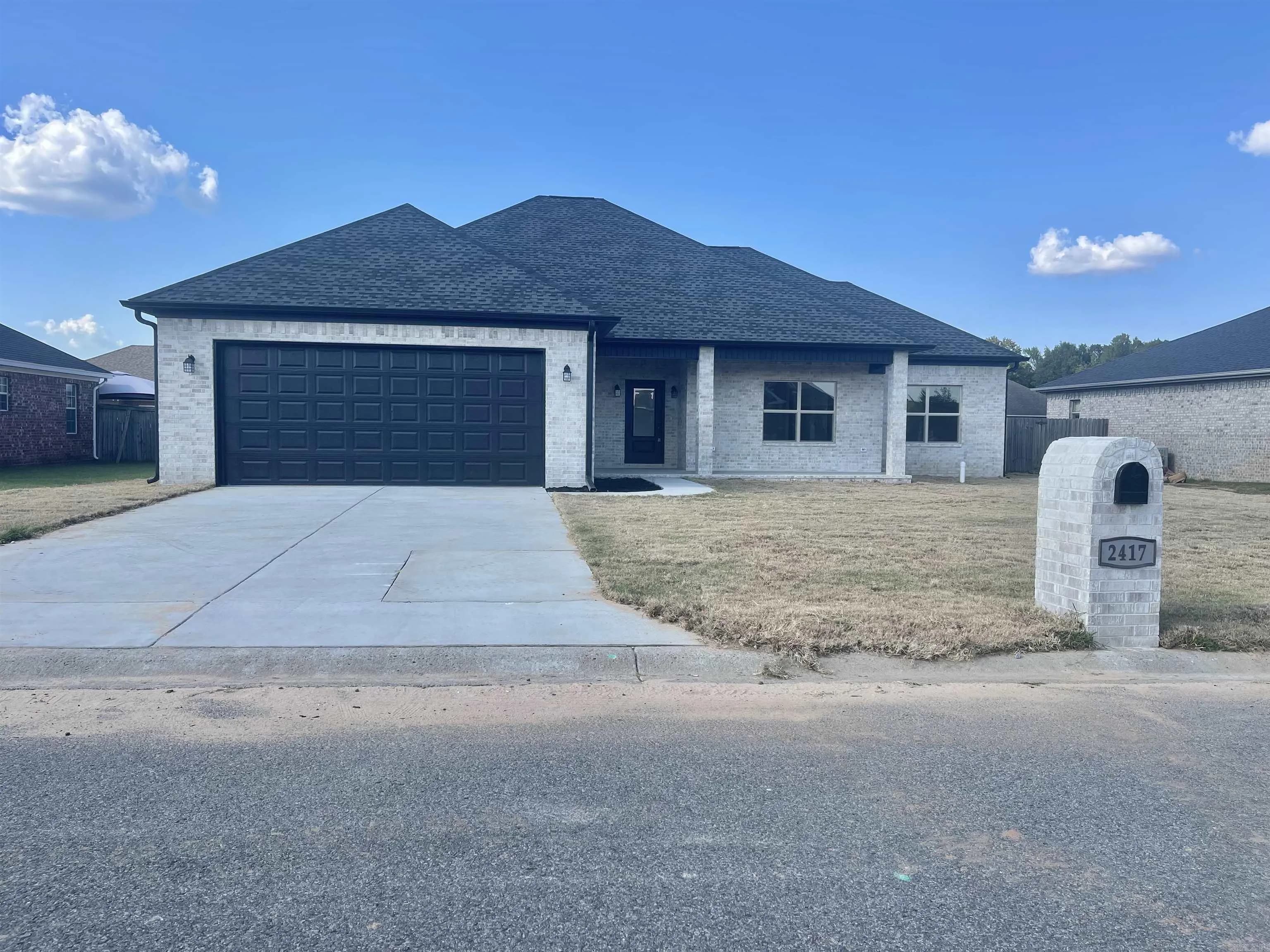 Property at 2417  Palisade - Image 2