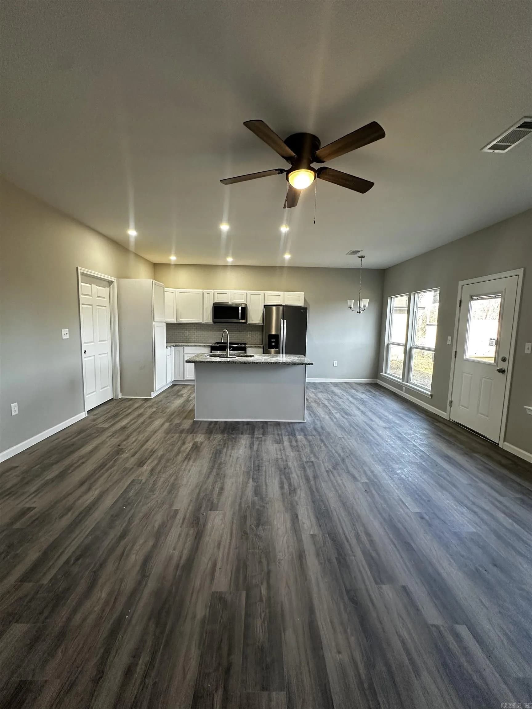 Property at 704  Graham - Image 8