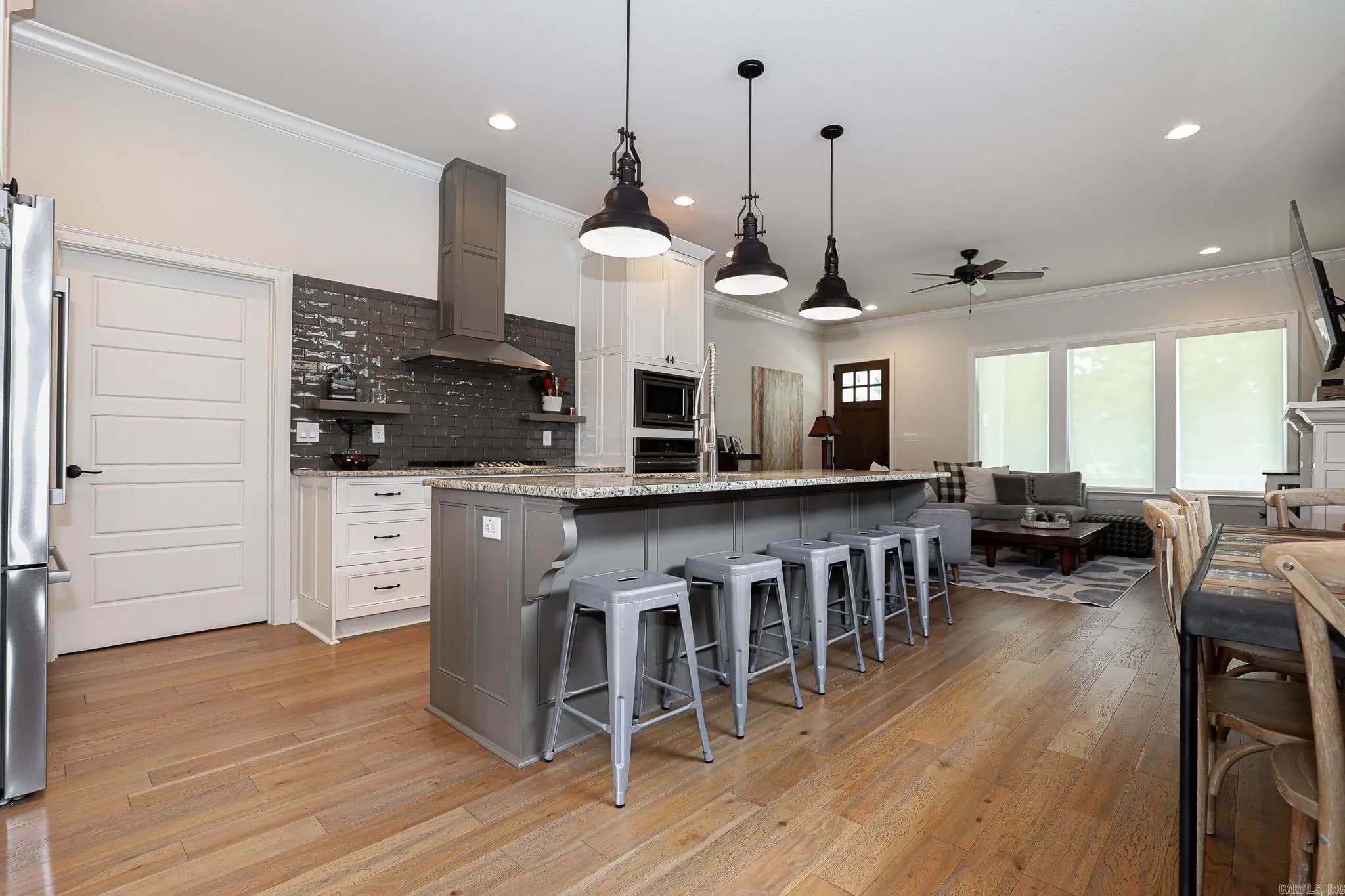 Property at 664  Cottage - Image 15