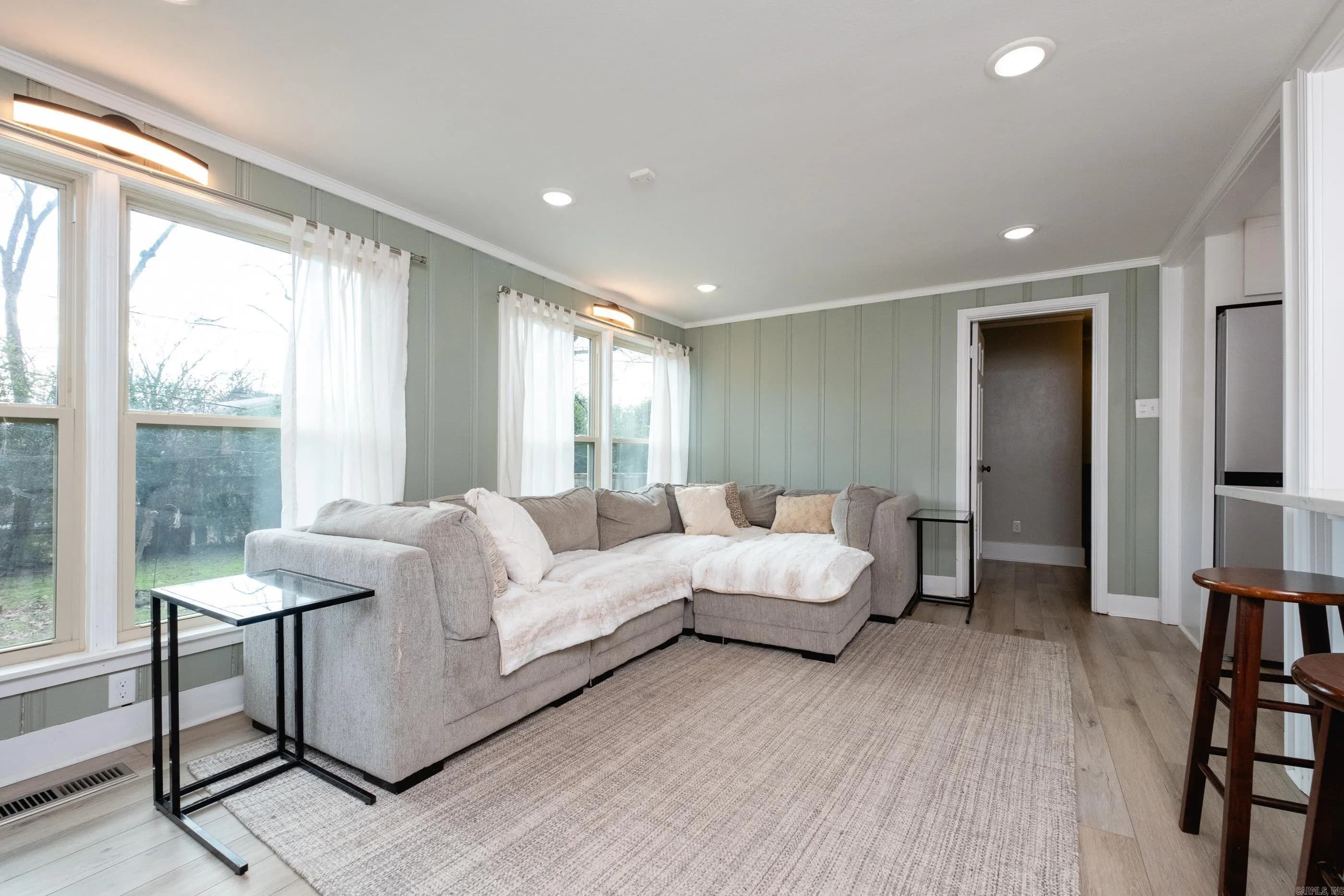 Property at 940  Skyline drive - Image 14
