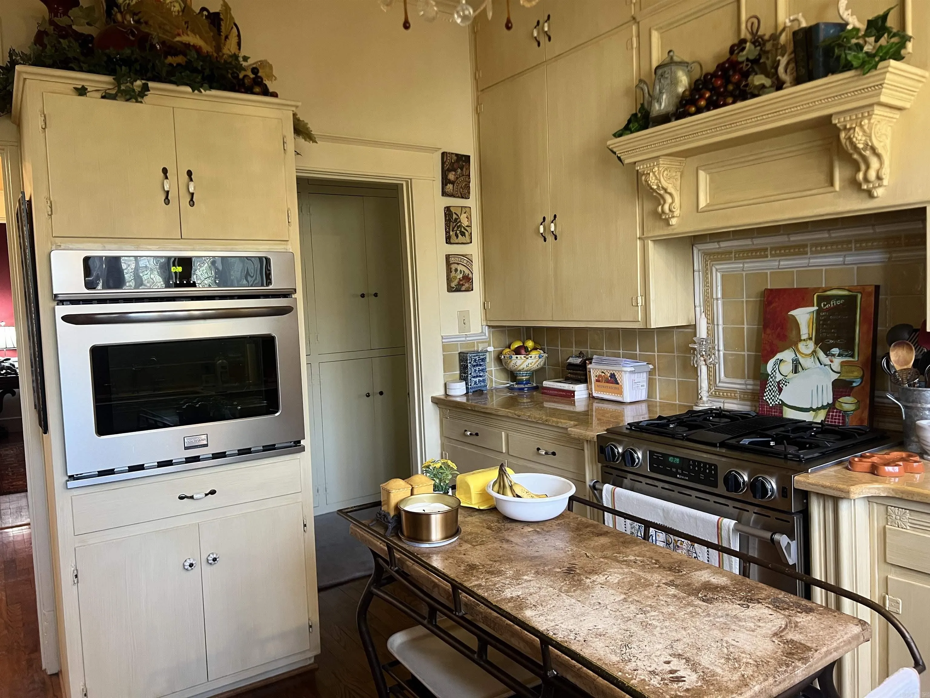 Property at 1610 S Olive - Image 10