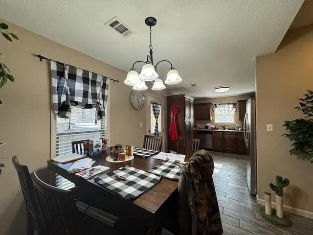 Property at 323 S Oak - Image 9