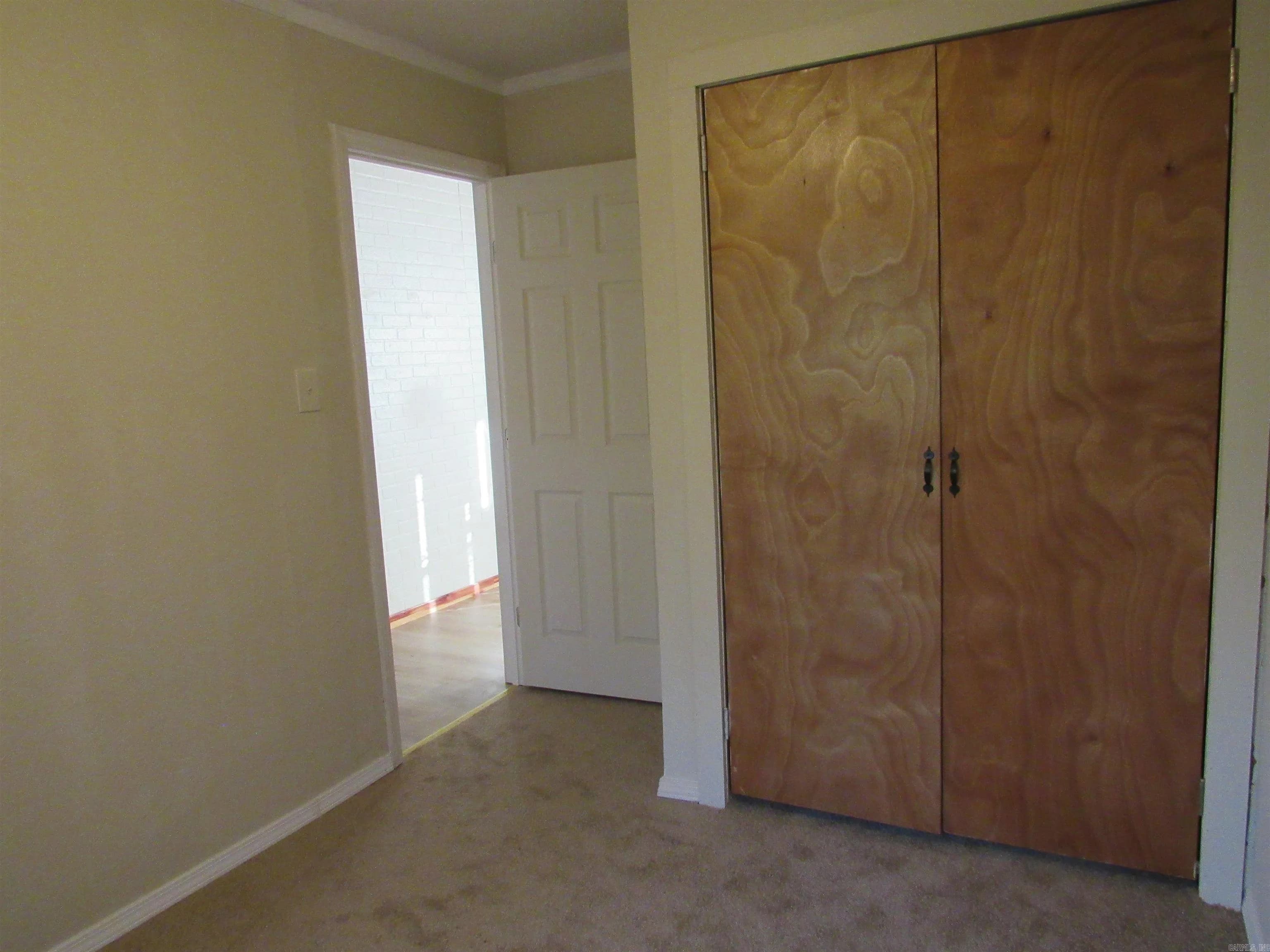 Property at 1001  Darter - Image 12