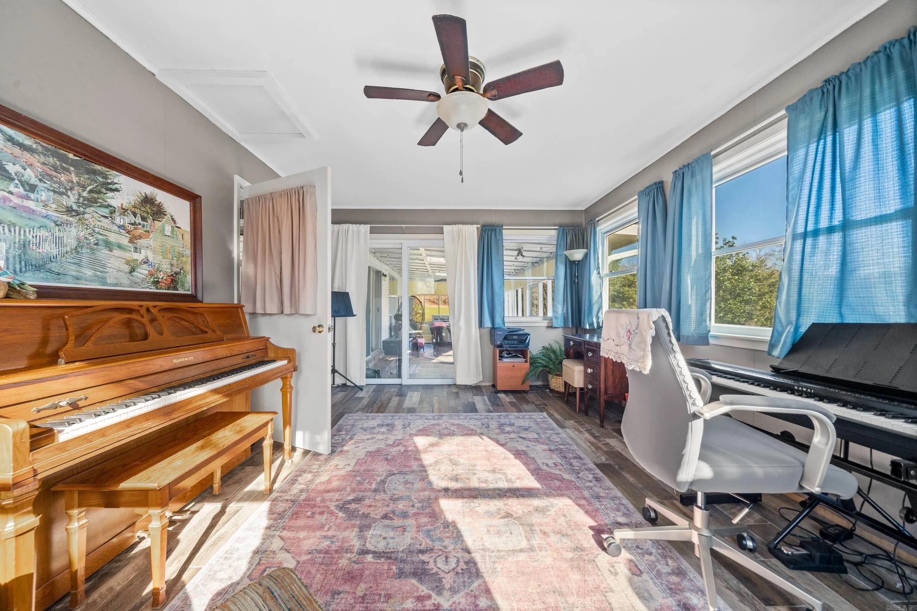 Property at 229  Lansend - Image 24