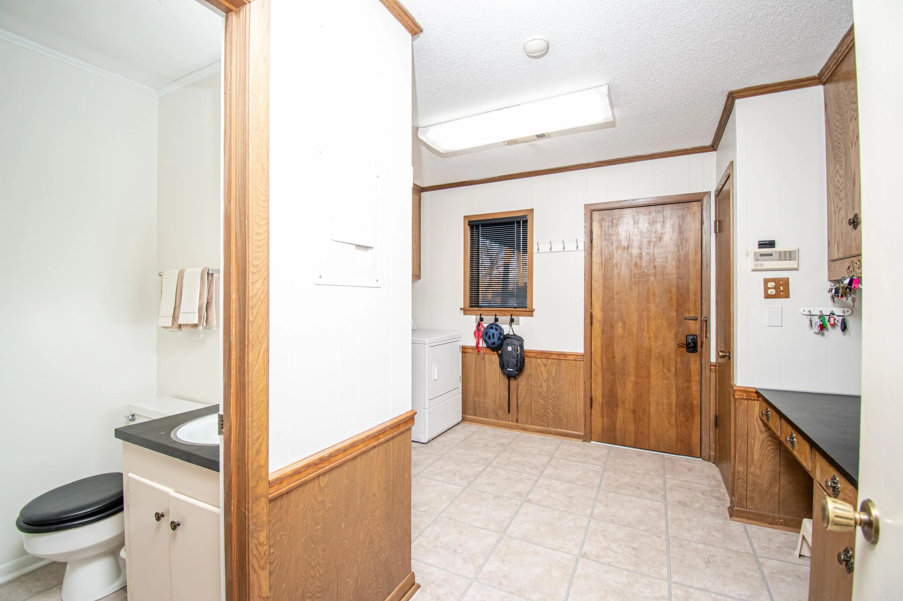 Property at 2011 W Elm st - Image 31