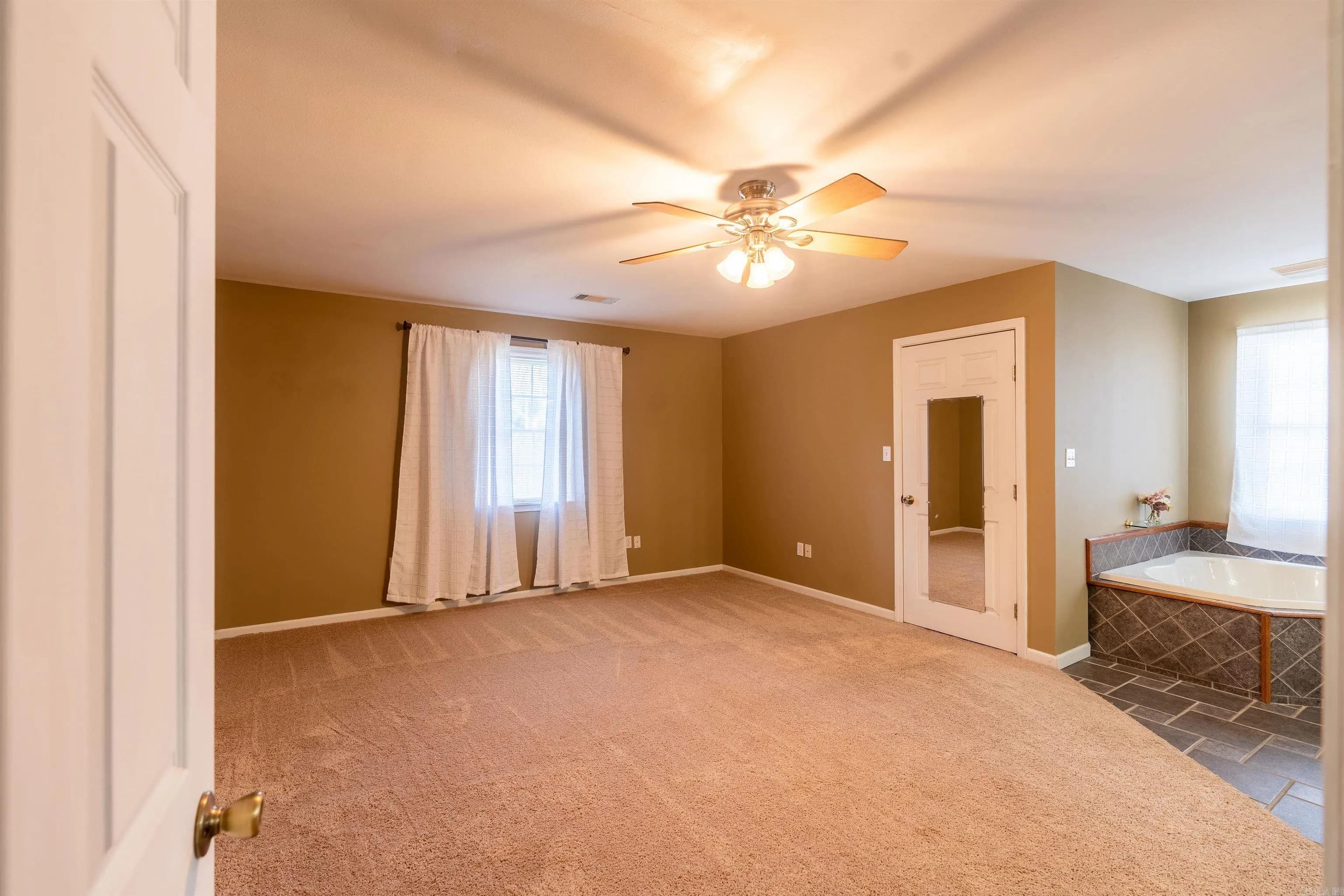 Property at 906  Holmes - Image 17