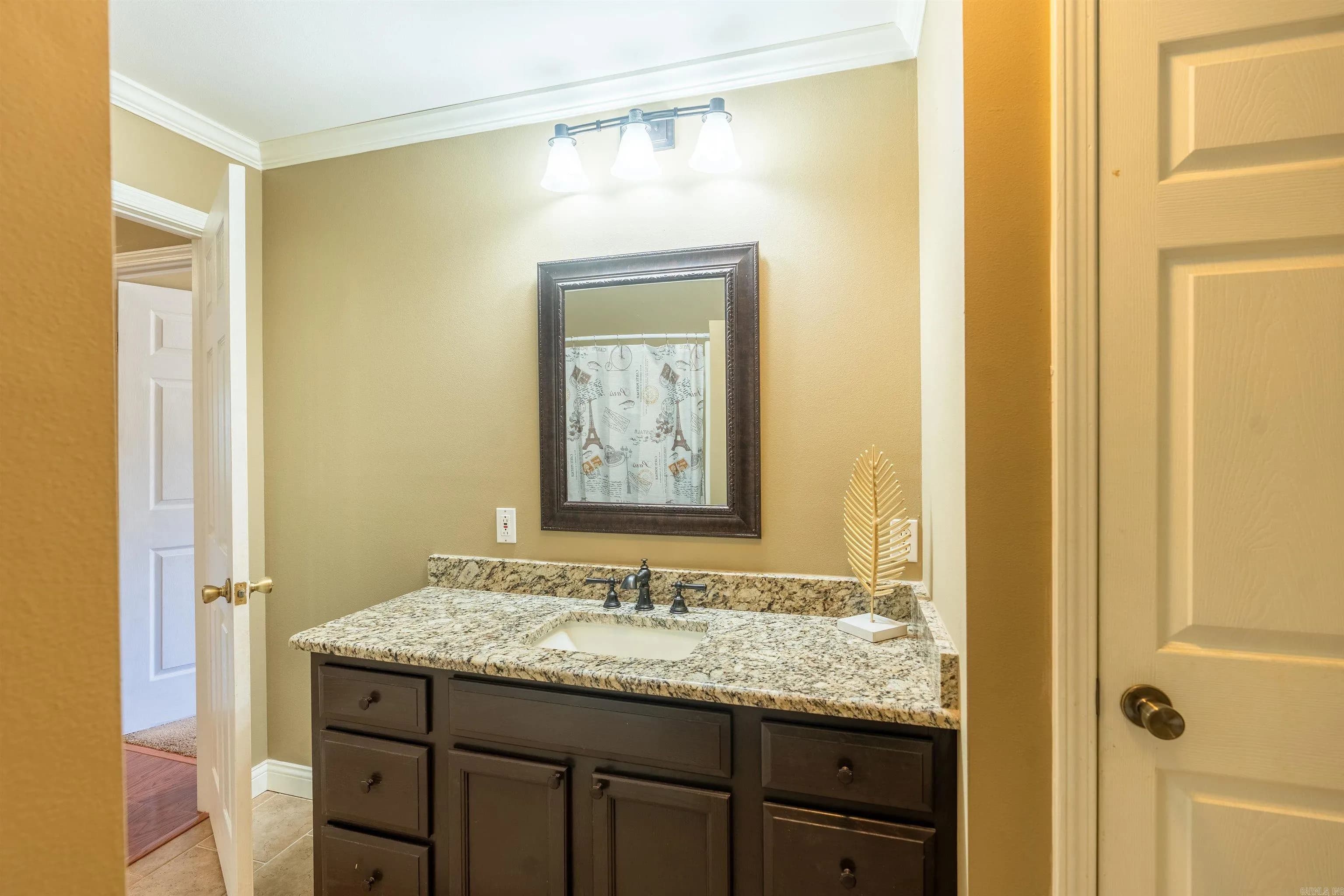 Property at 906  Holmes - Image 19
