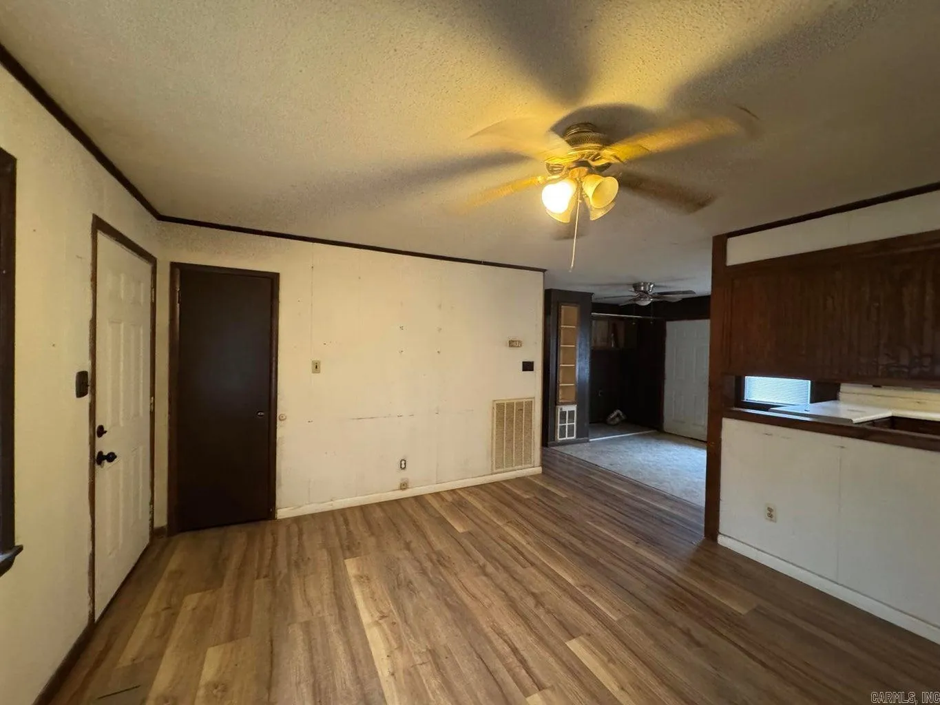 Property at 113  Diane - Image 12